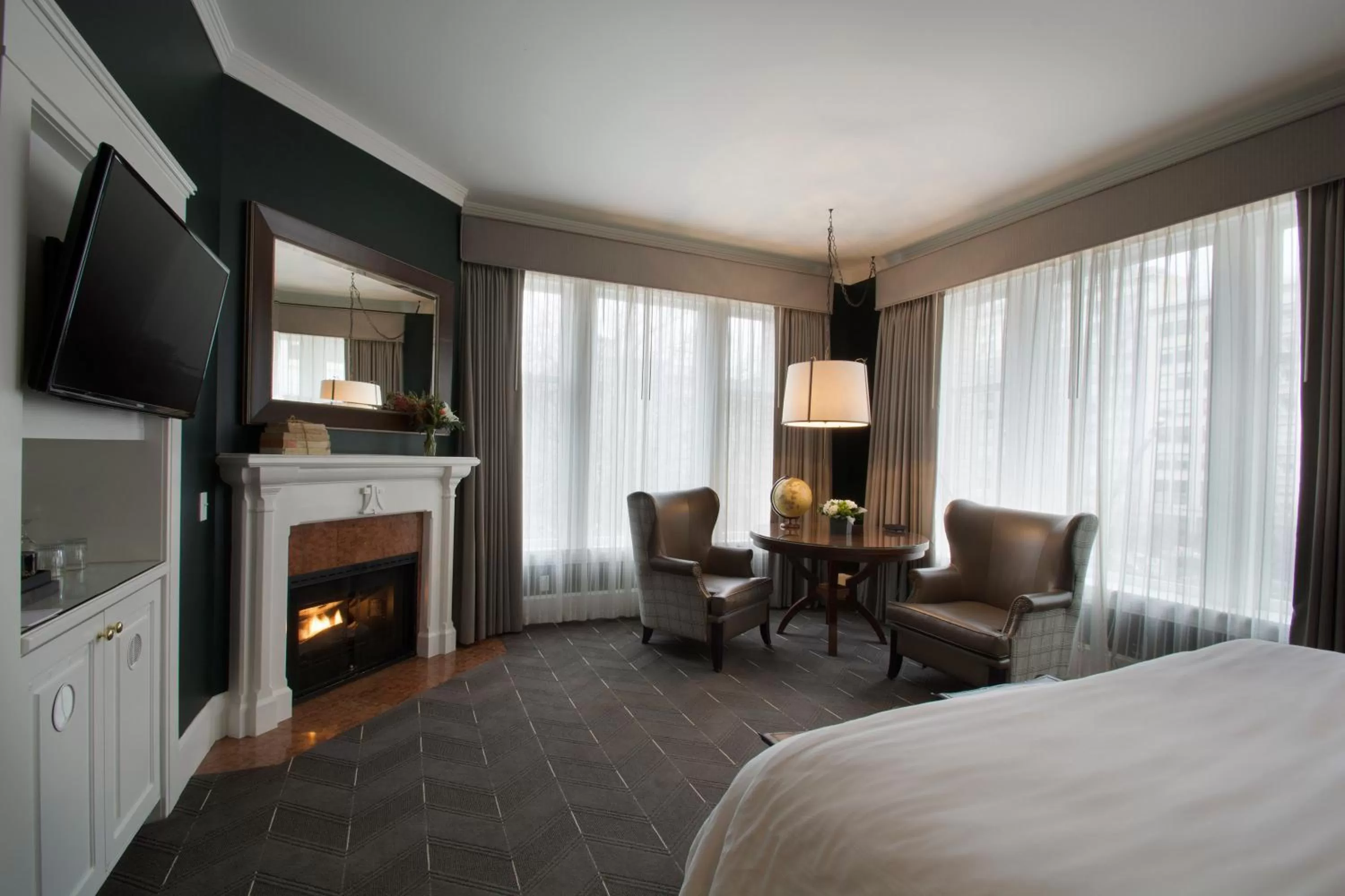 Photo of the whole room, Bed in Sentinel Hotel