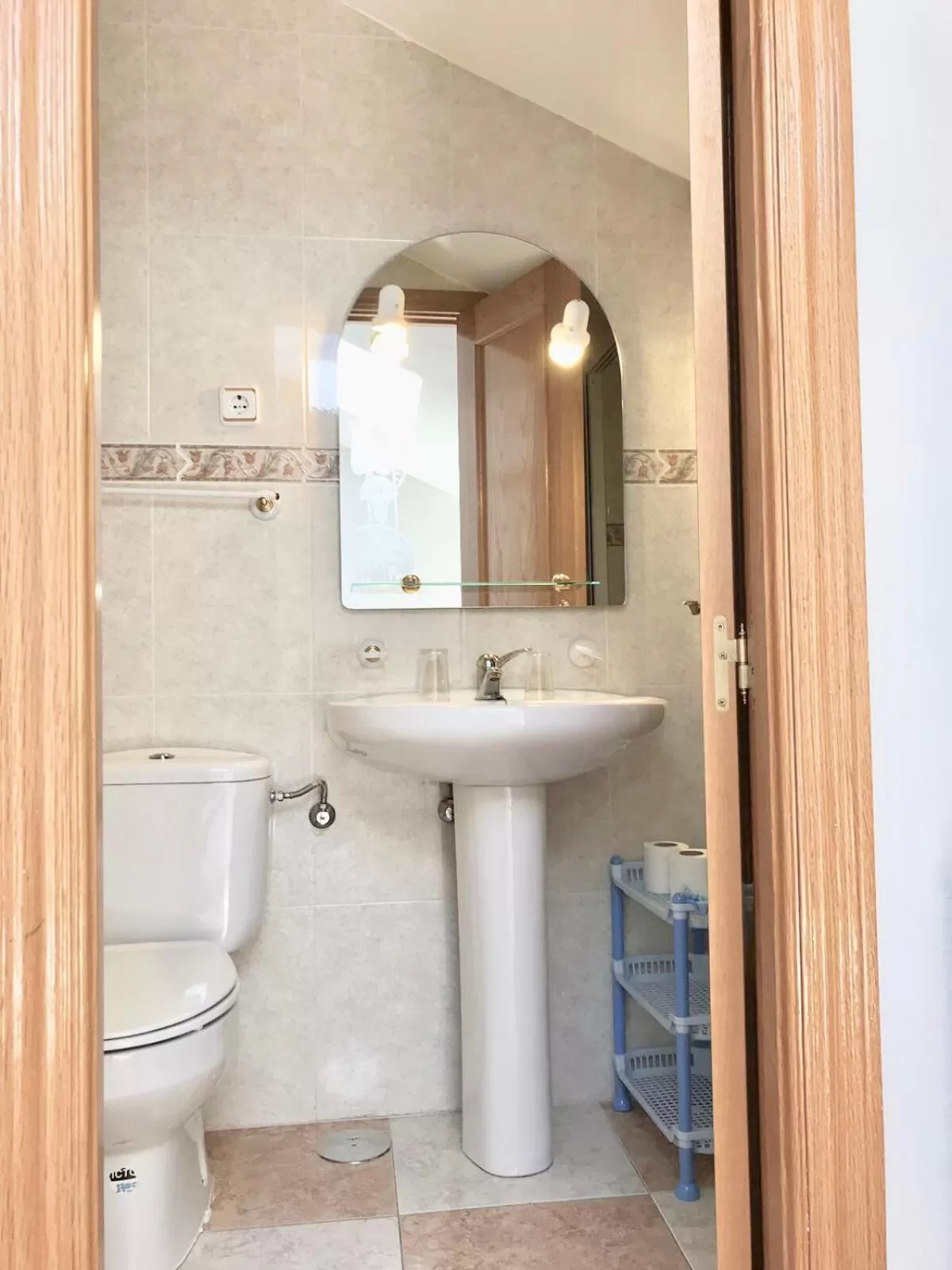 Toilet in Hotel El Ancla