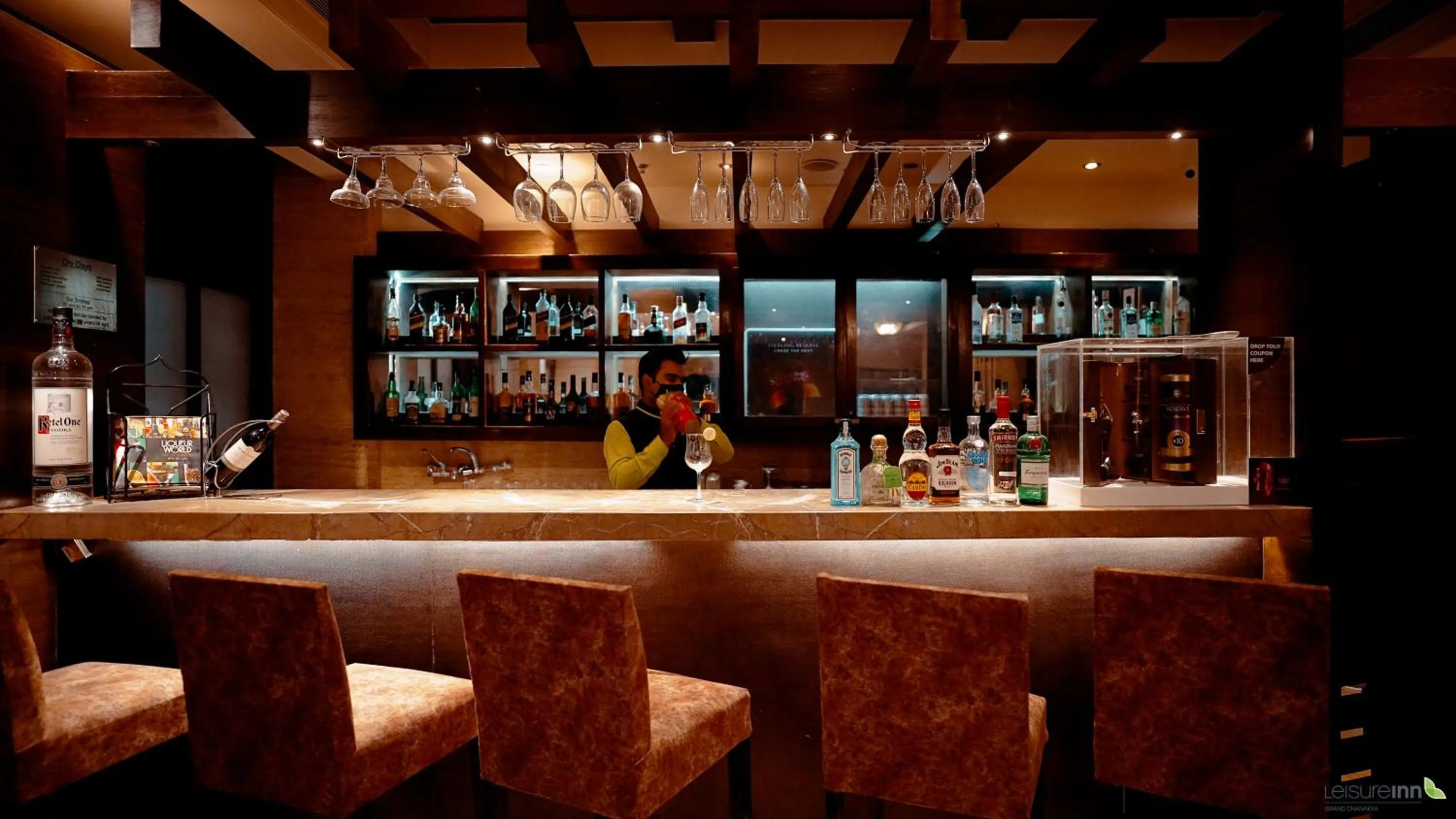 Lounge or bar in Leisure Inn Grand Chanakya