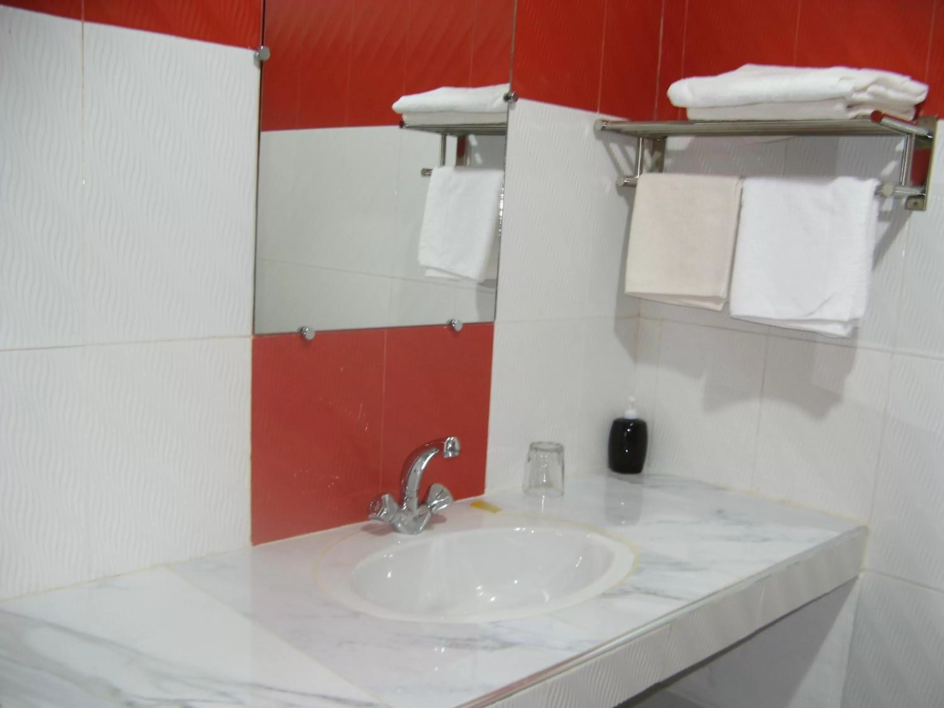 Bathroom in Auberge Tinit