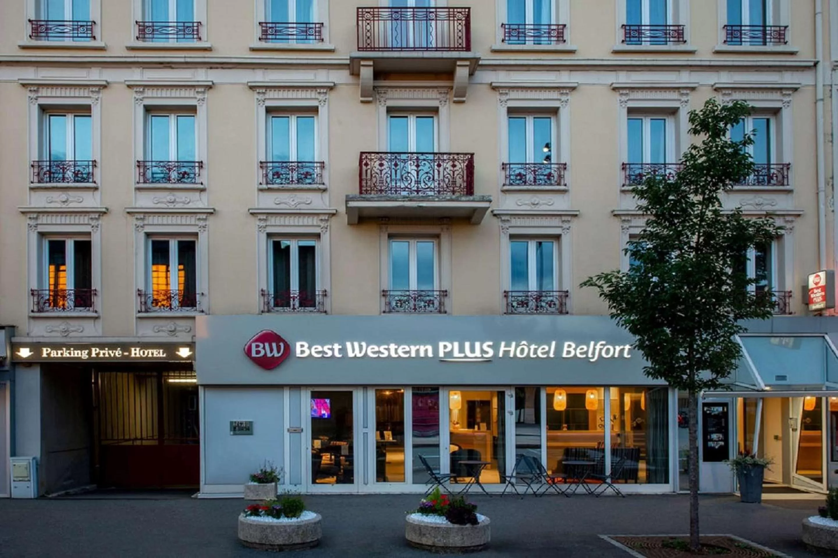 Property building in Best Western Plus Hôtel Belfort Centre Gare