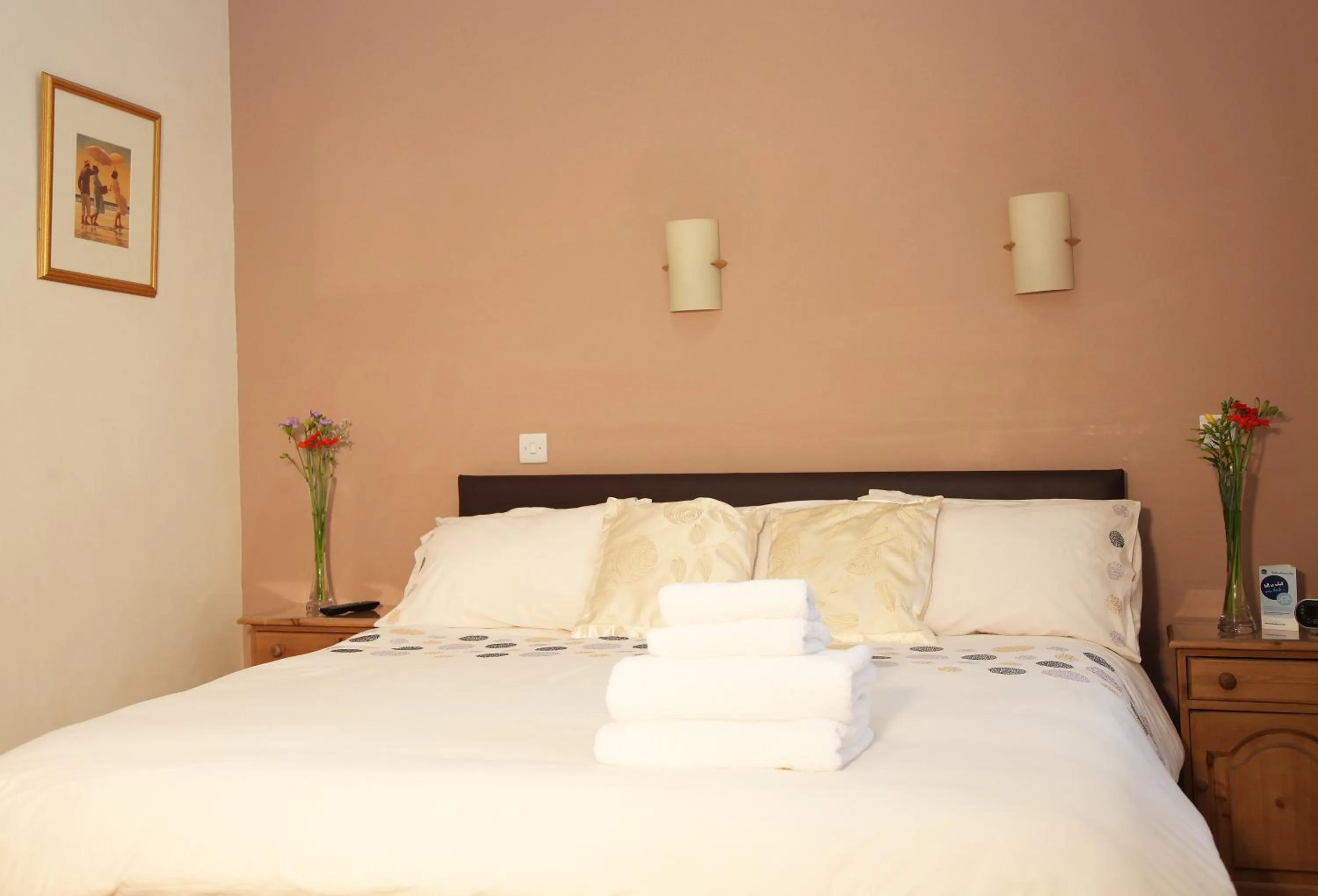 Bed in Deincourt Hotel