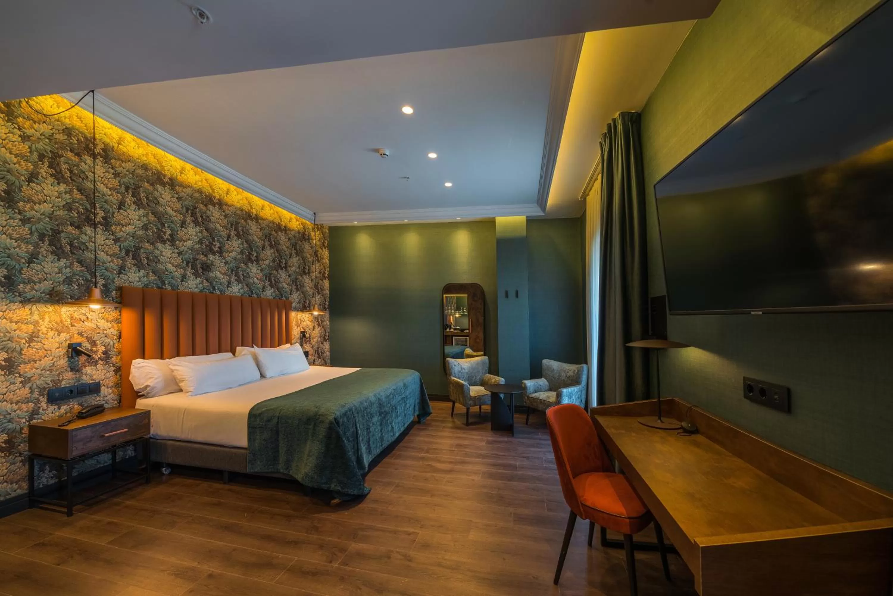 Photo of the whole room, Bed in Catalonia Donosti