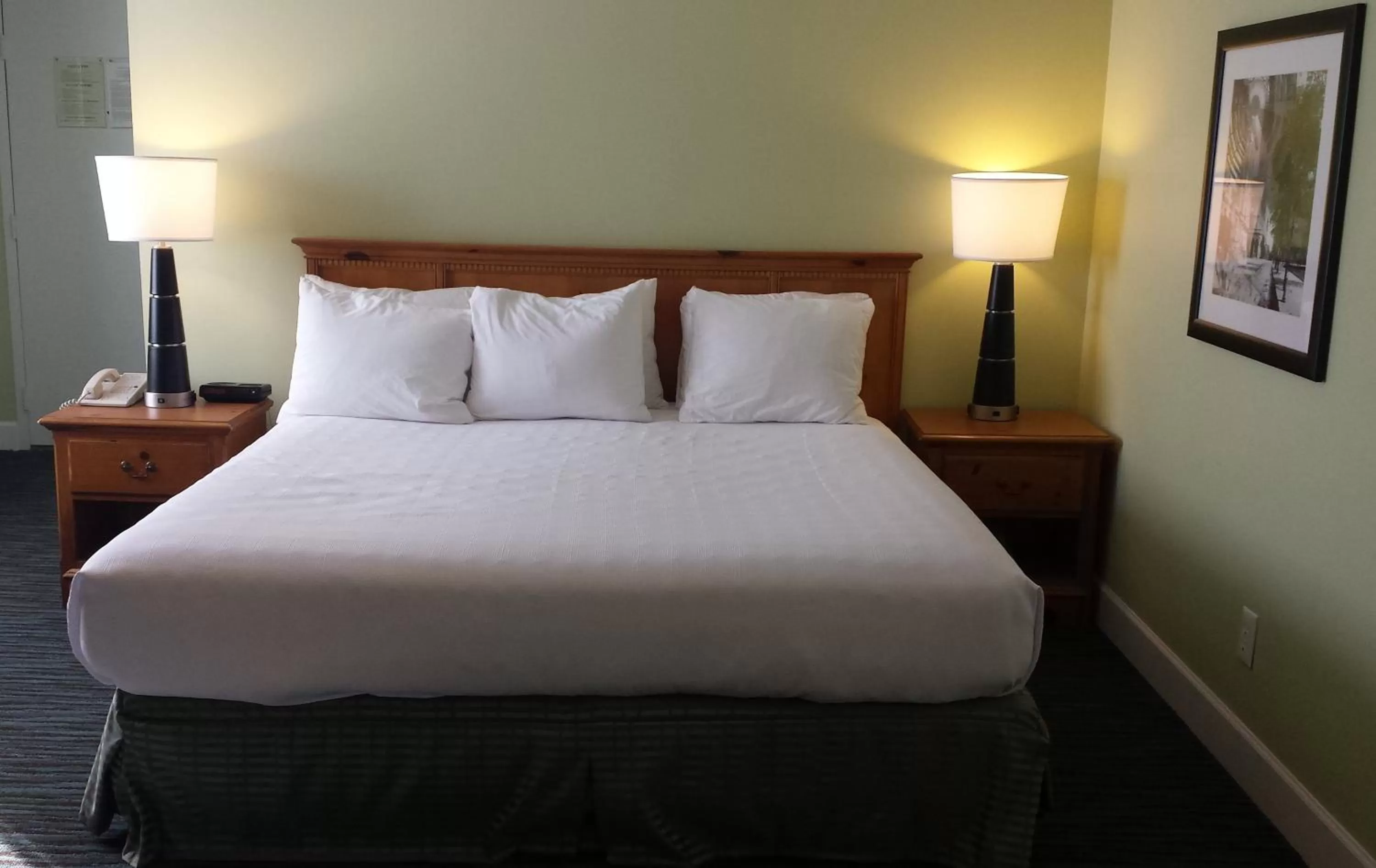 Bed in The University Inn at Emory