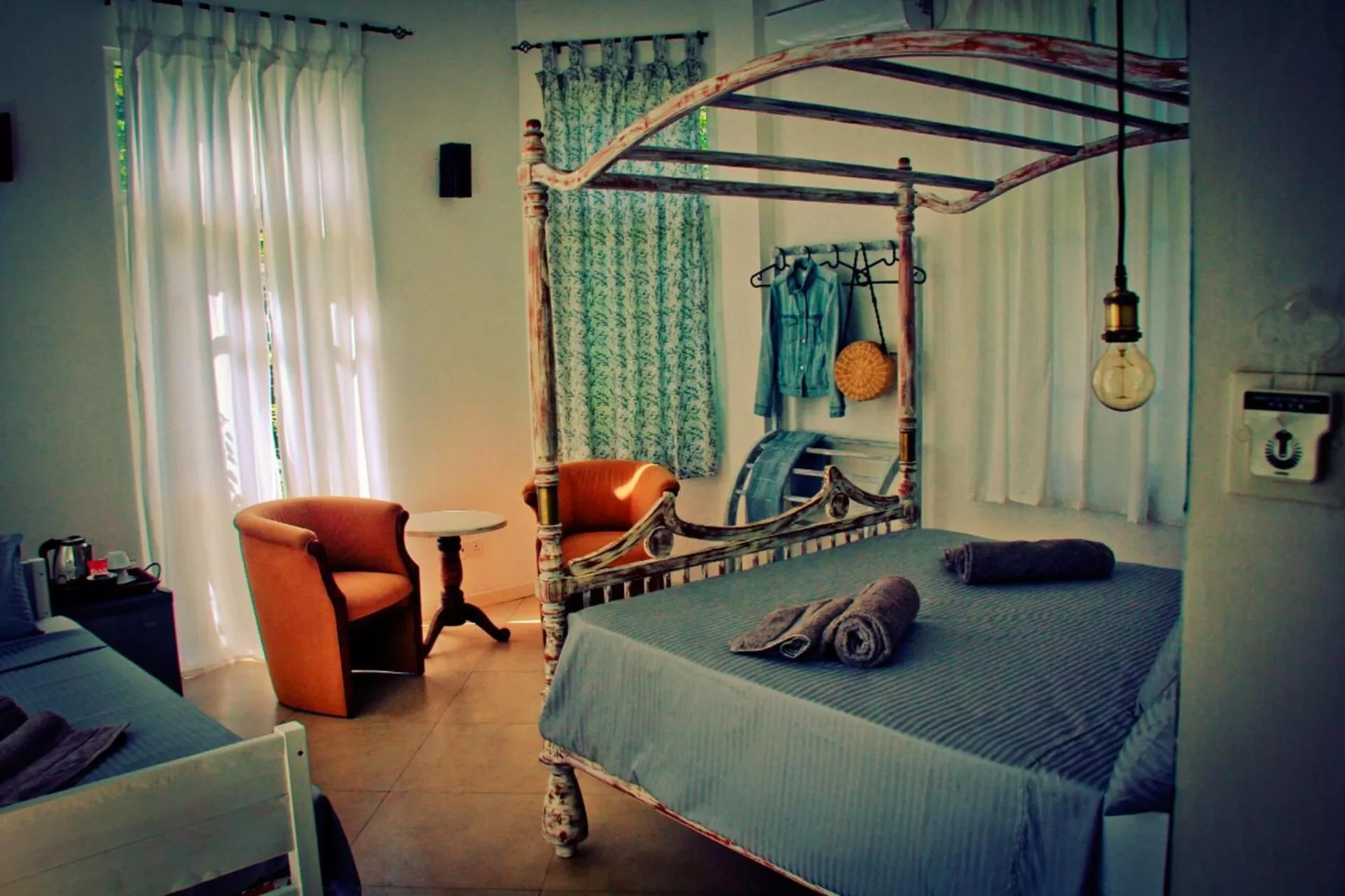 Photo of the whole room in Villa South