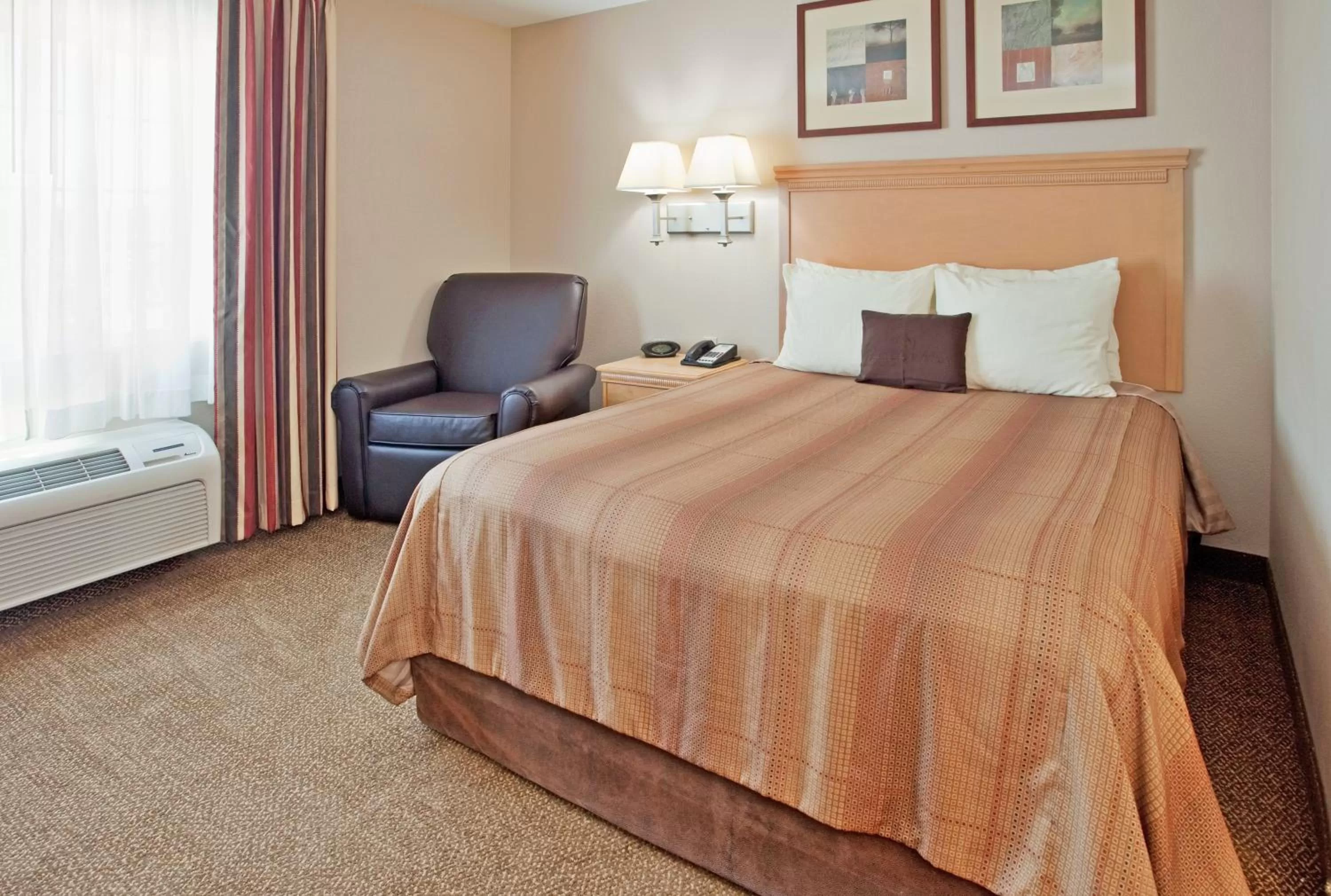 Photo of the whole room, Bed in Candlewood Suites Junction City - Ft. Riley by IHG