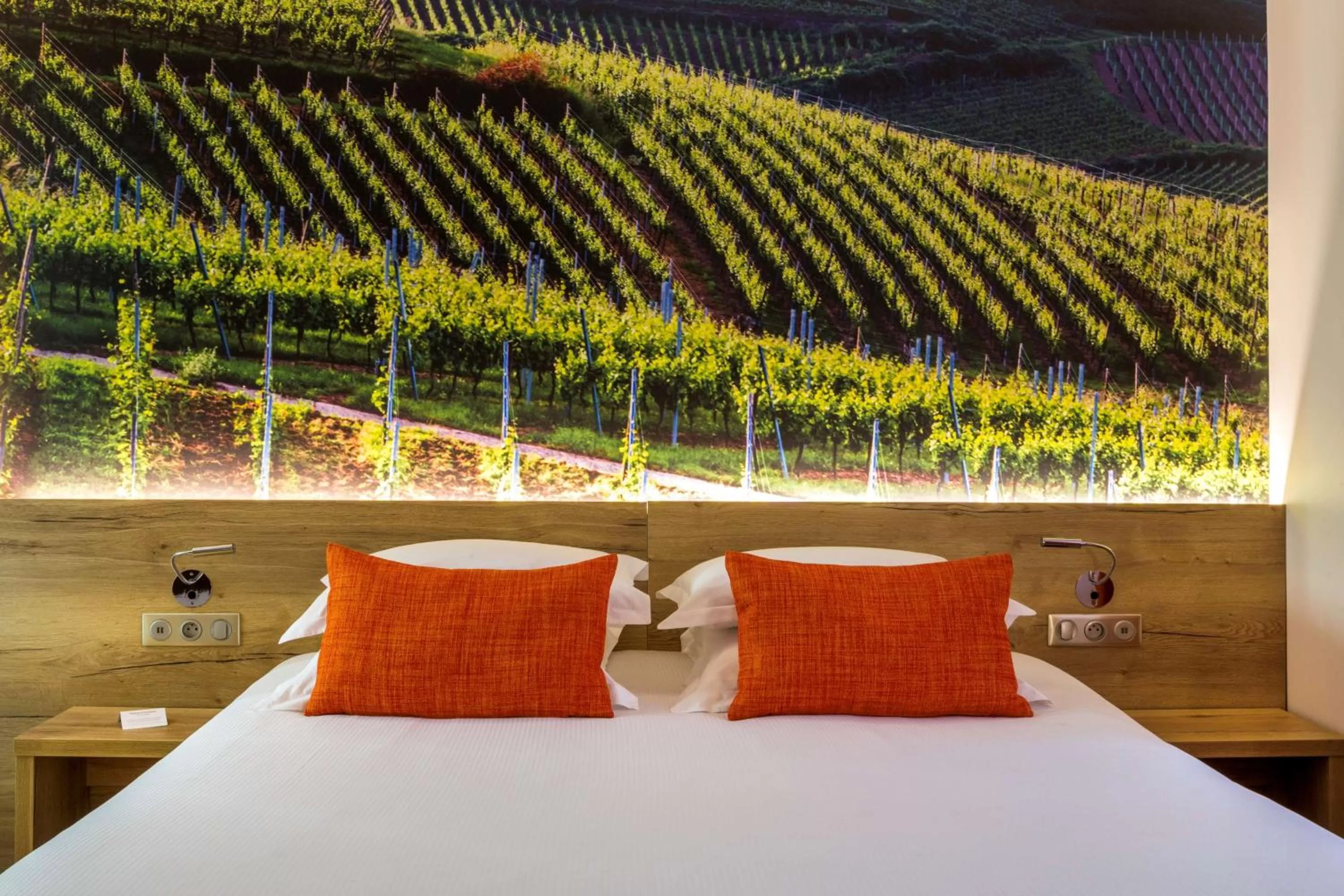 Photo of the whole room, Bed in Hotel KLE, BW Signature Collection