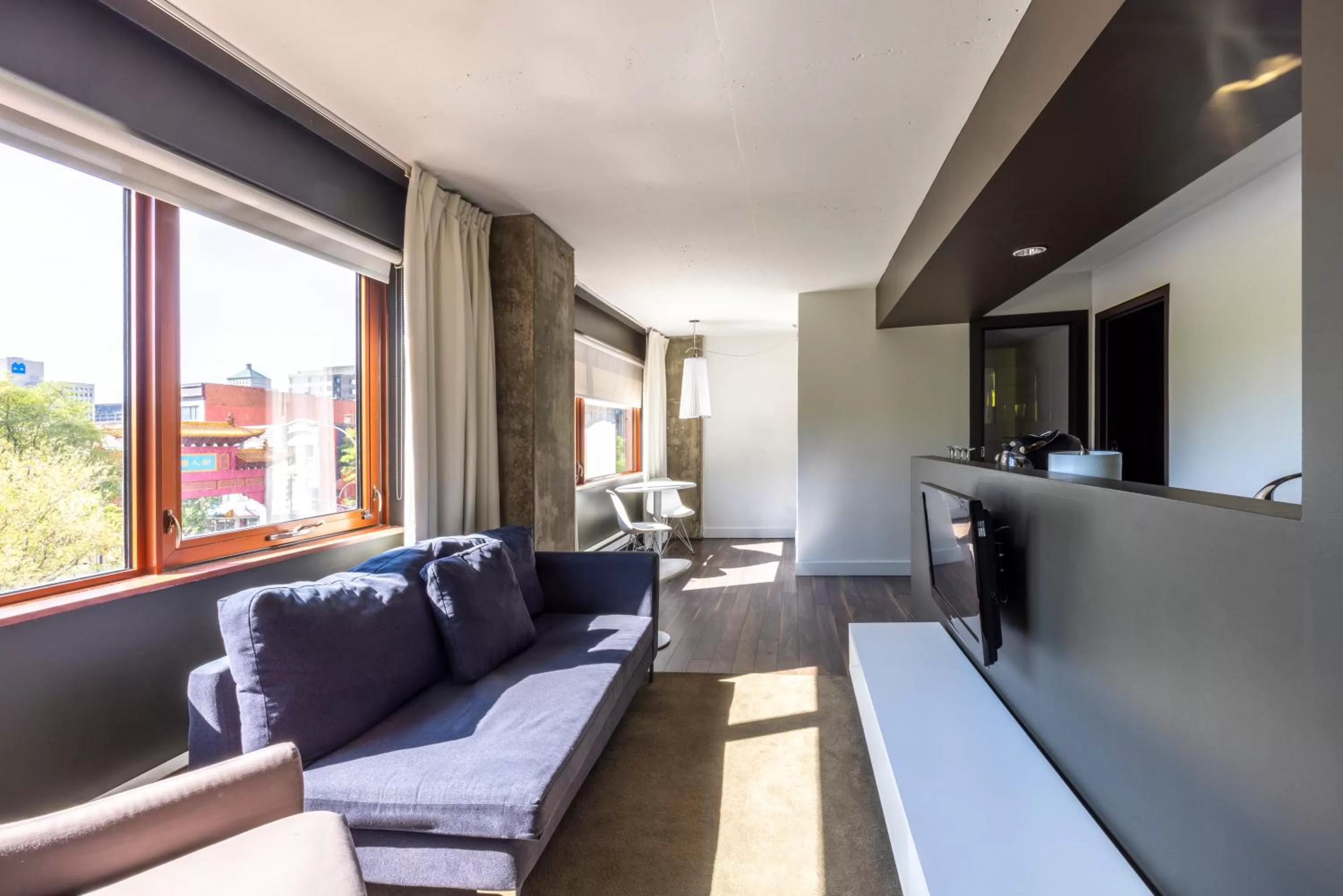 Seating area in Hotel Zero 1 Montreal