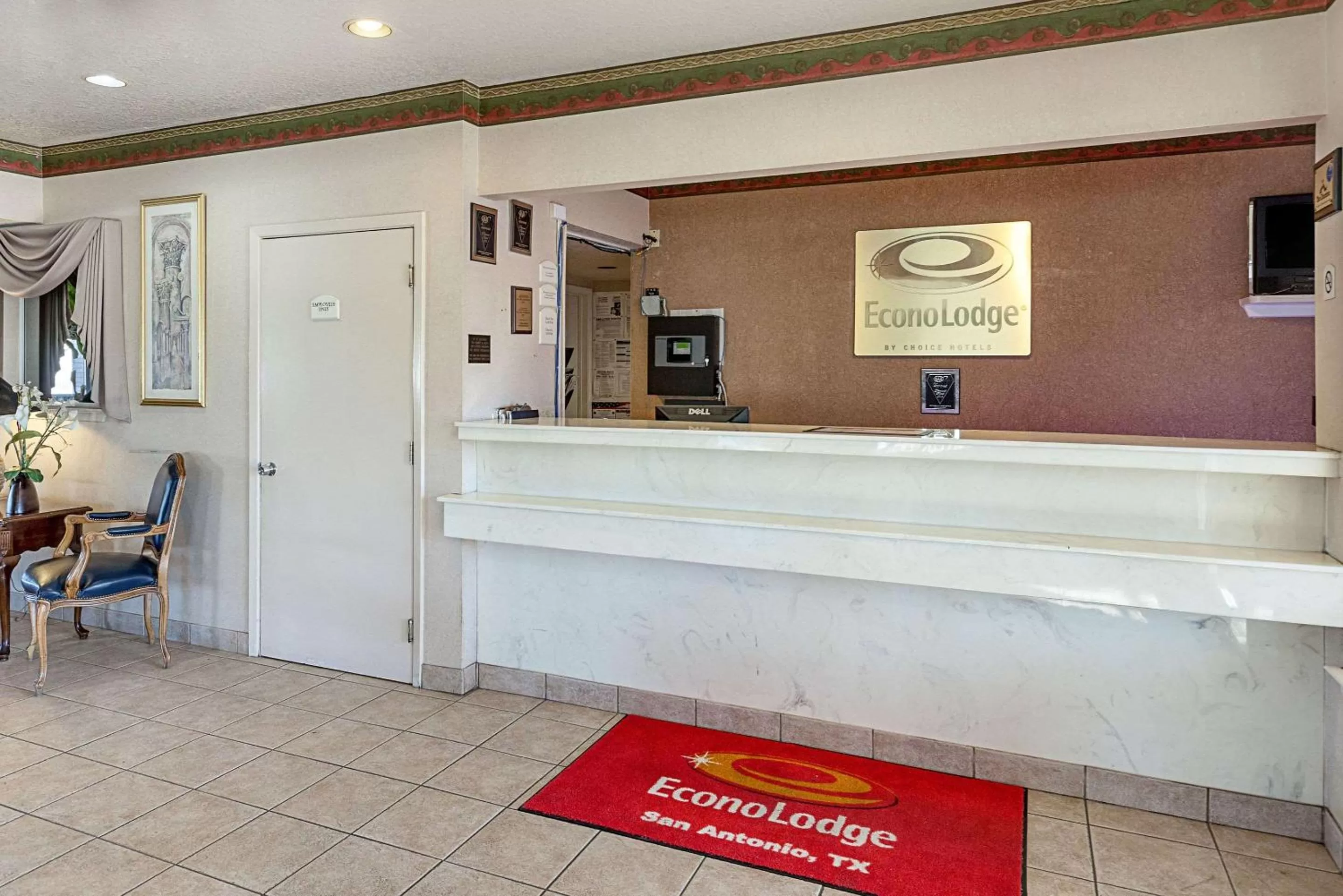 Lobby or reception in Econo Lodge San Antonio South