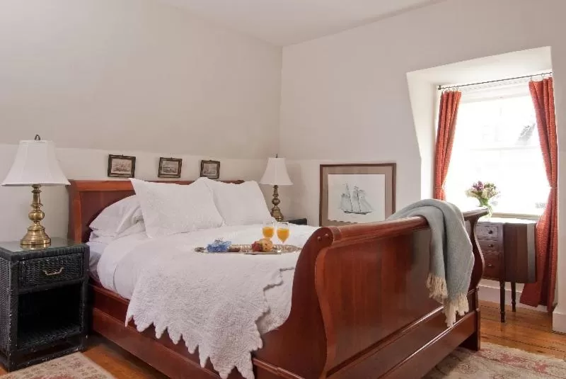 Bed in Marshall Slocum Inn