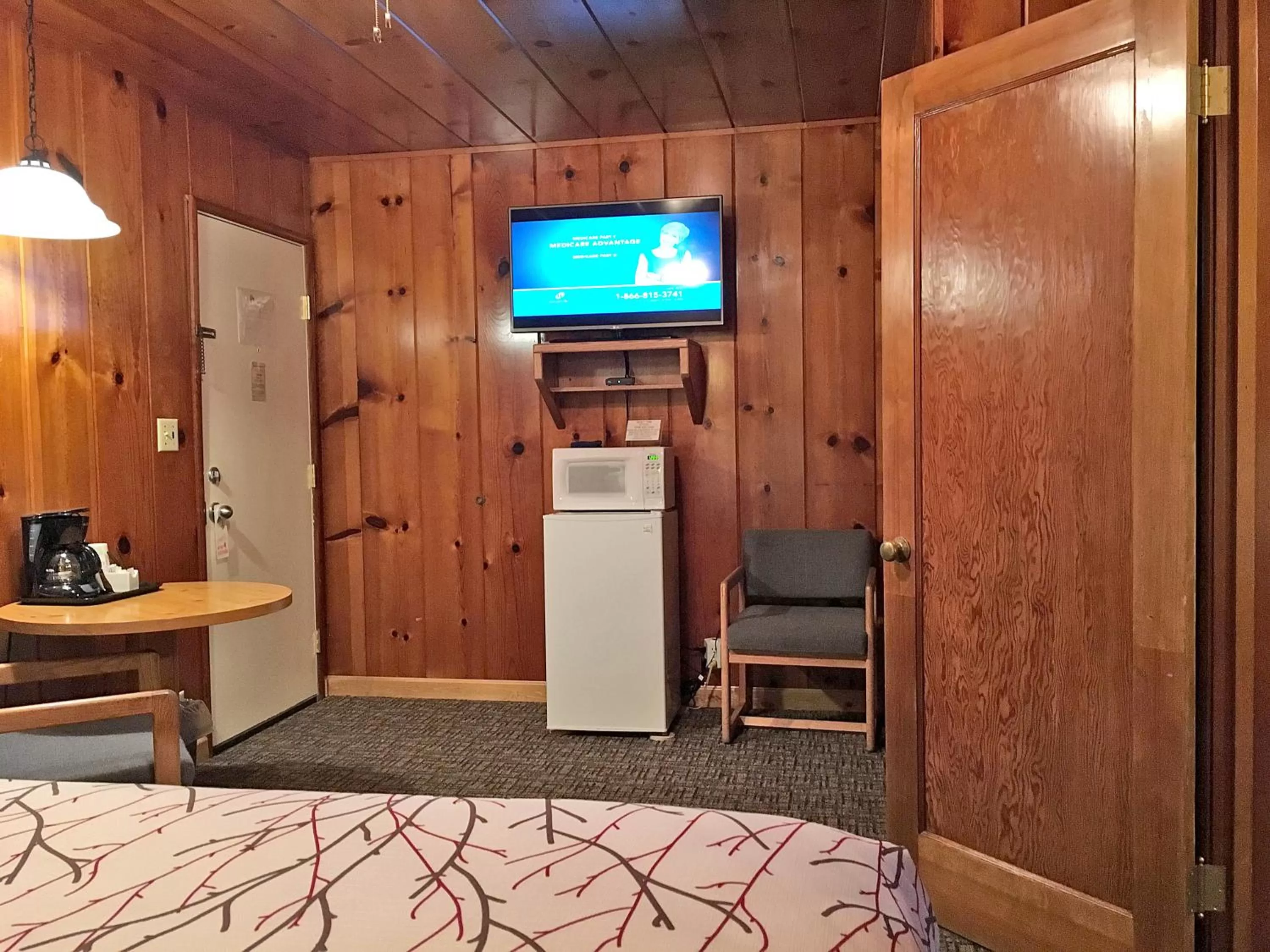minibar in Park Motel and Cabins