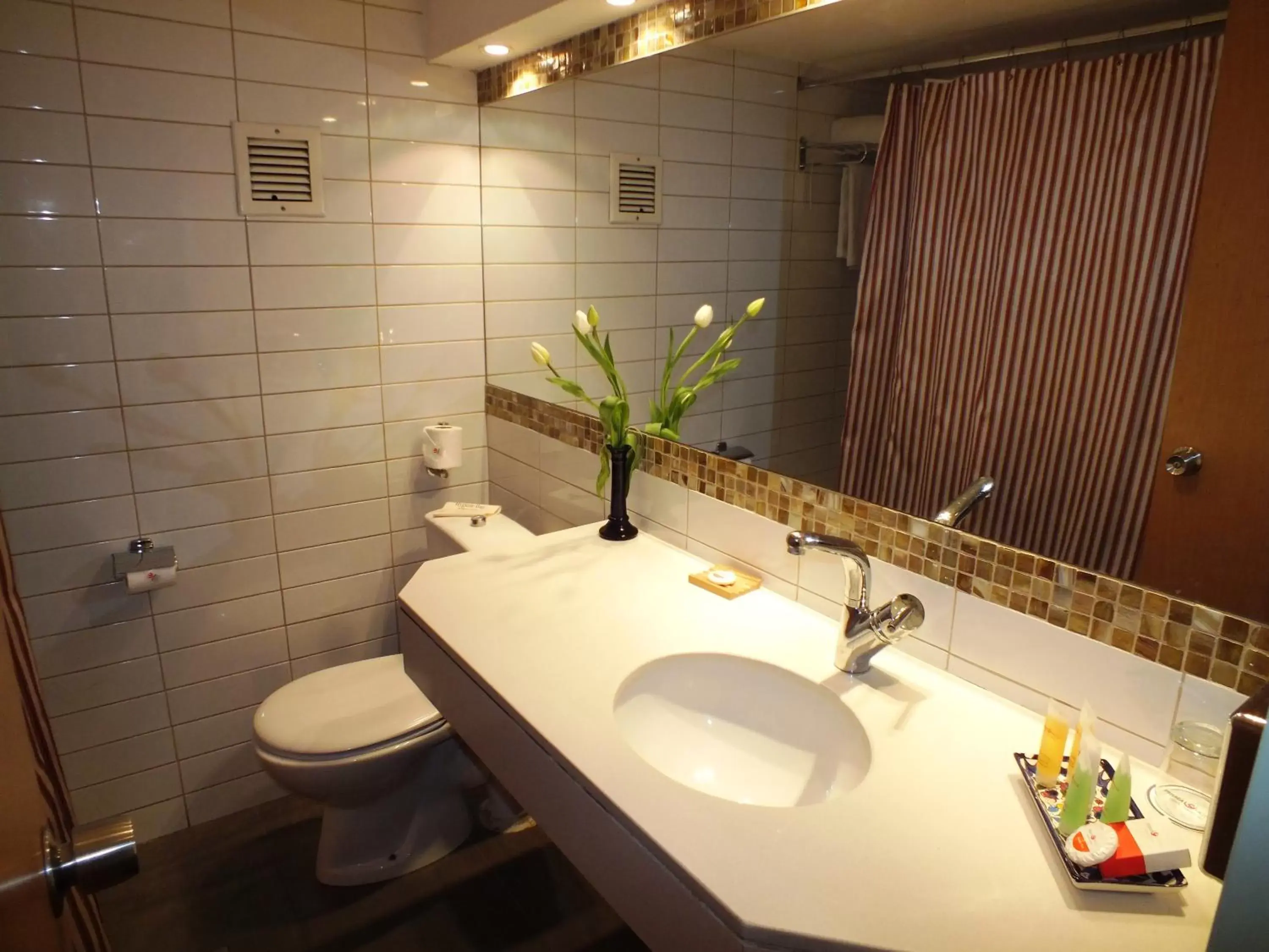 Family Room in Prima Kings Hotel Family Room in Prima Kings Hotel