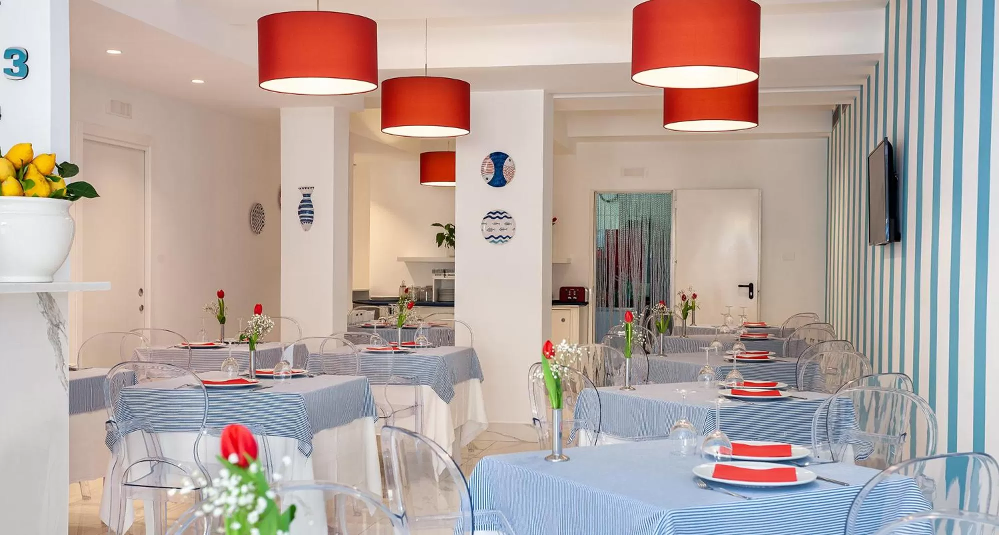 Restaurant/places to eat in Hotel Angelina