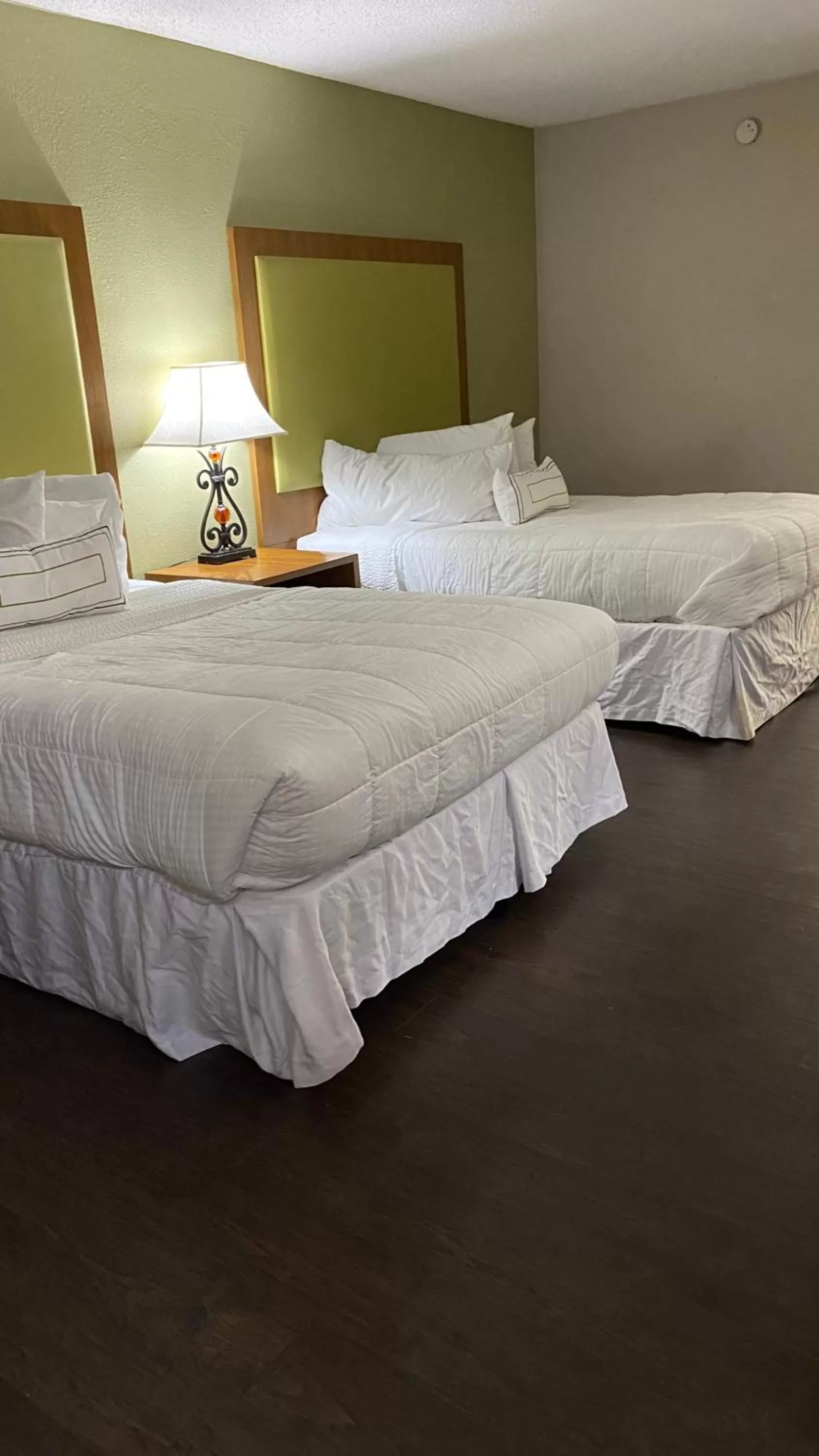 Photo of the whole room, Bed in Baymont Inn by Wyndham Odessa University Area