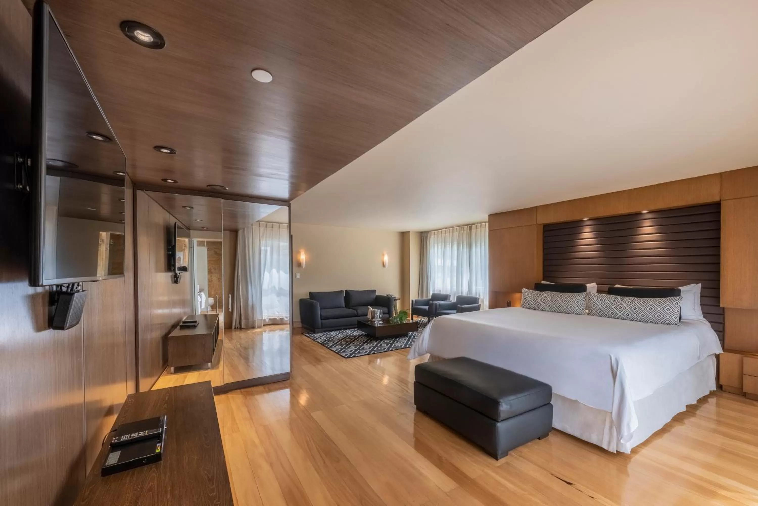 Photo of the whole room, Bed in InterContinental Medellin - Movich by IHG