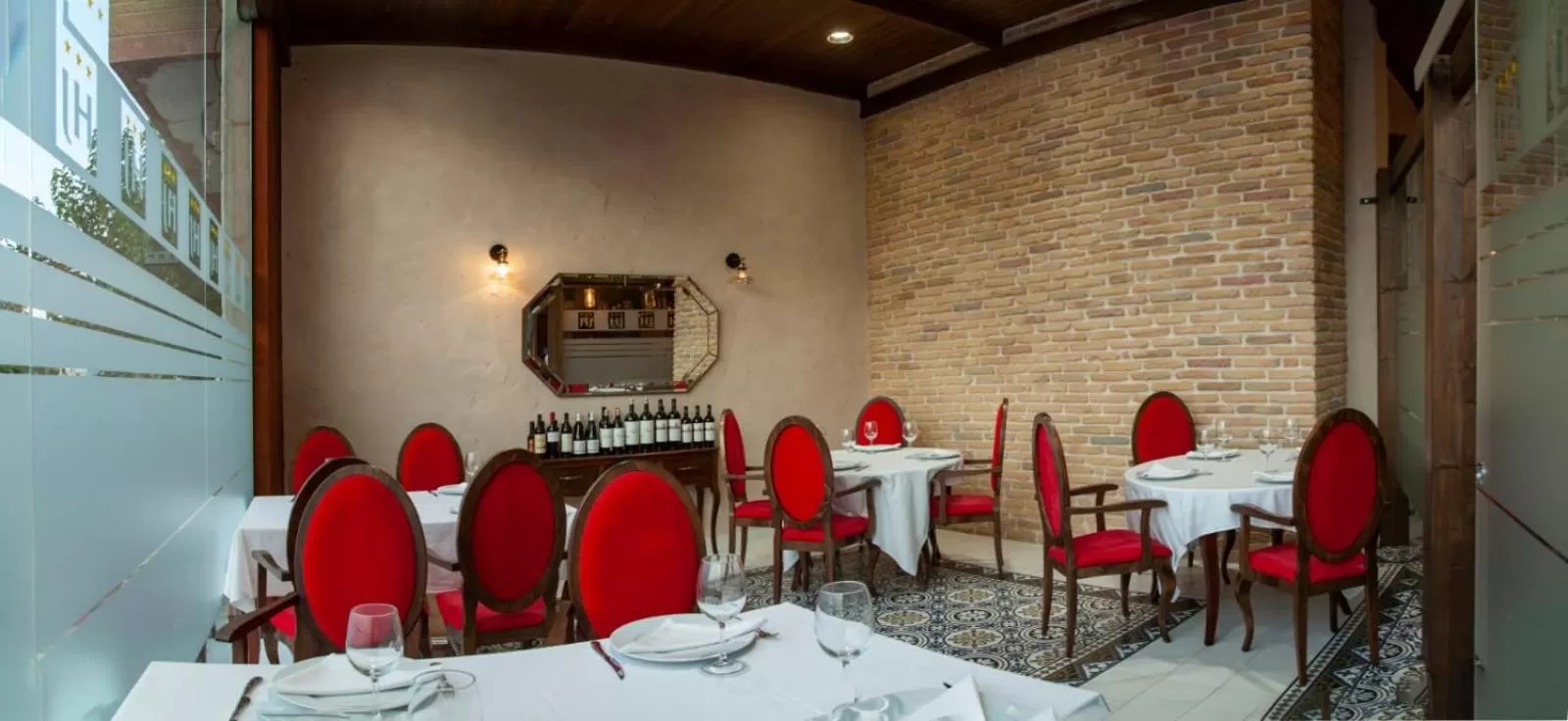 Restaurant/places to eat in Hotel Julián