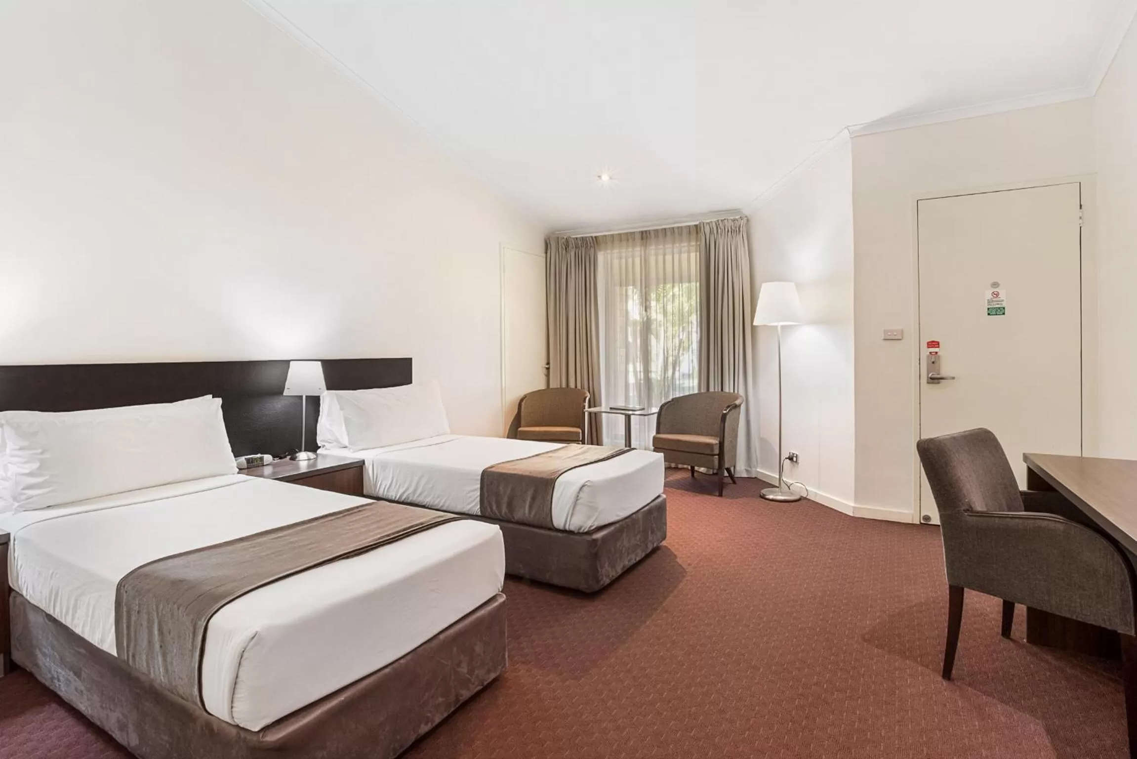Bedroom, Bed in Karratha International Hotel