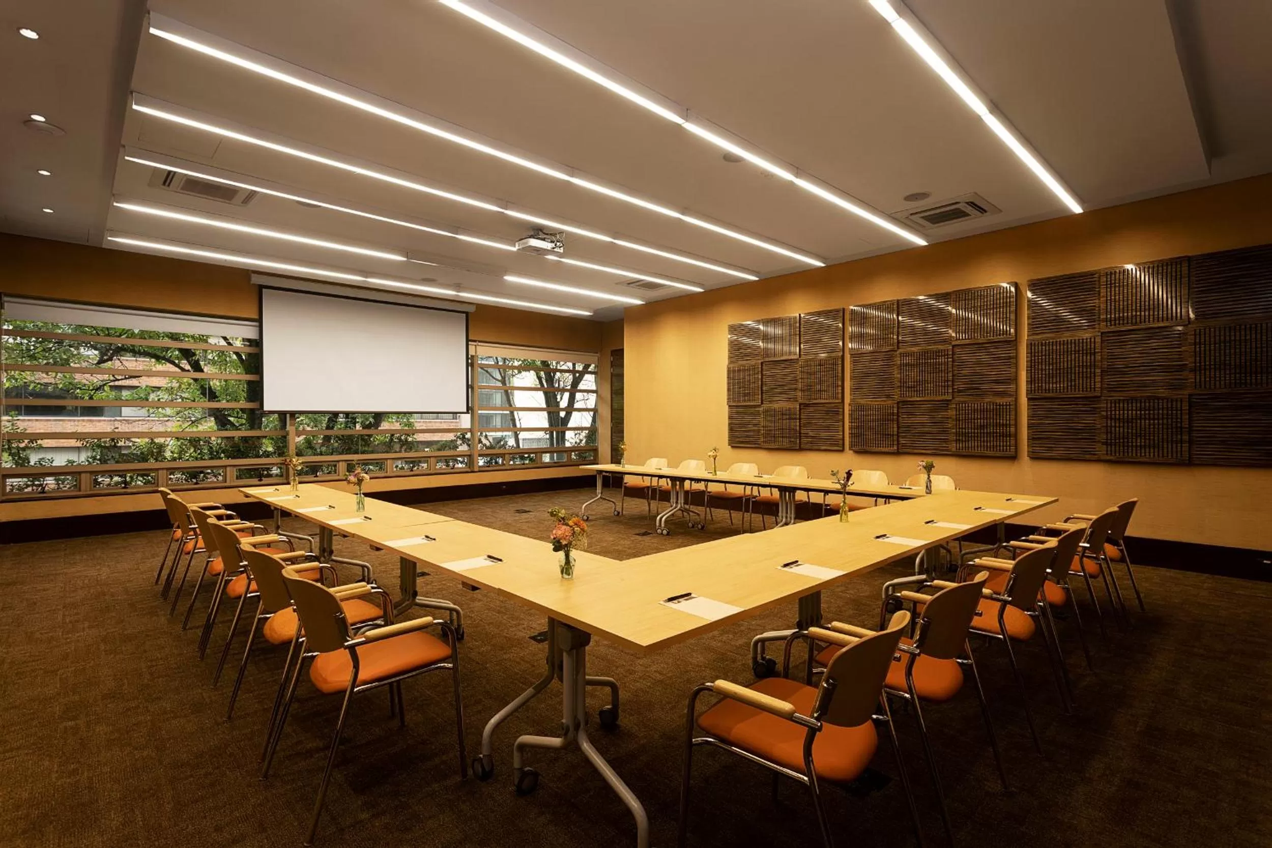 Business facilities in EK Hotel By Preferred Hotels Group