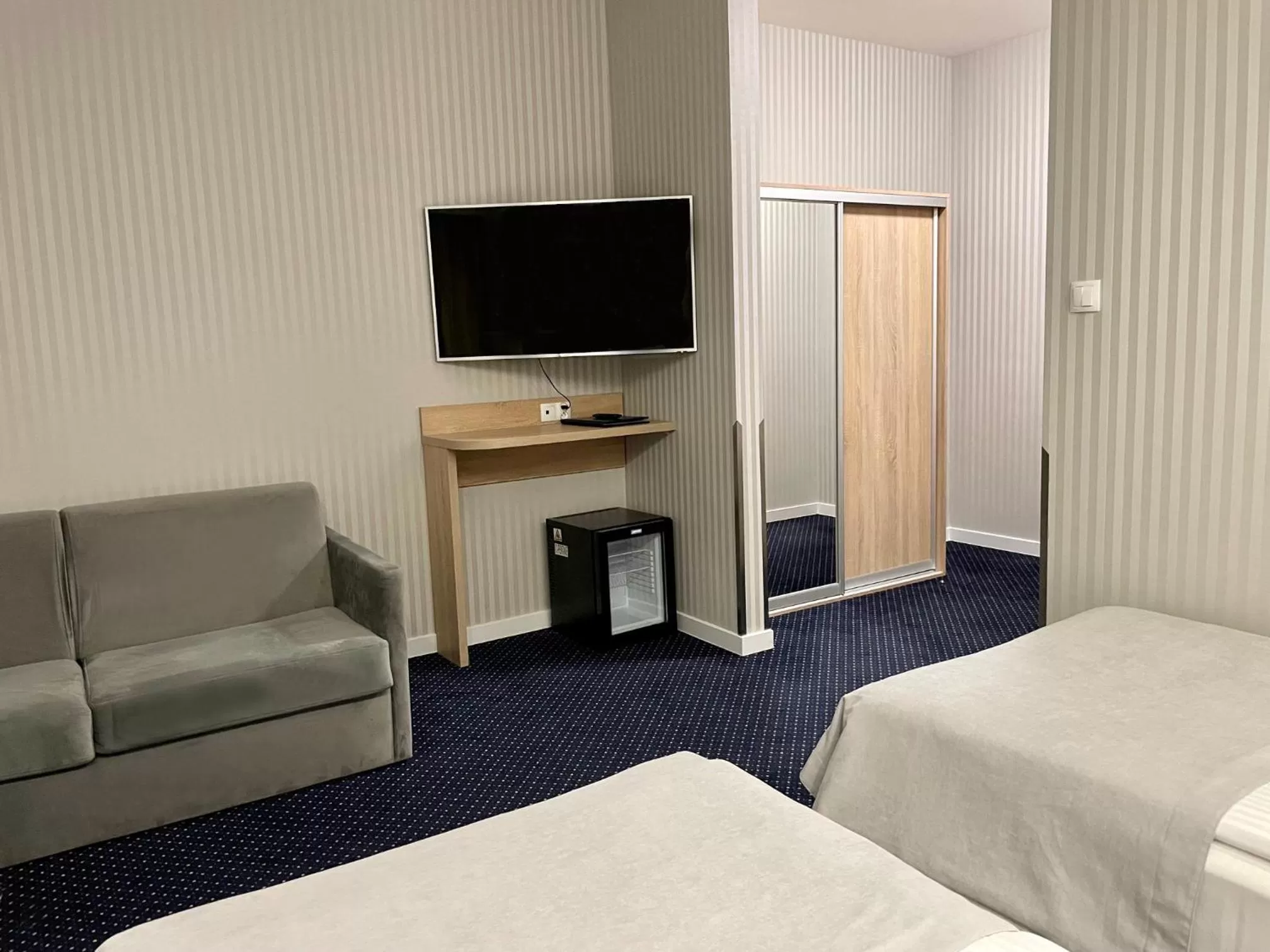 Photo of the whole room, Bed in Arka Medical Spa