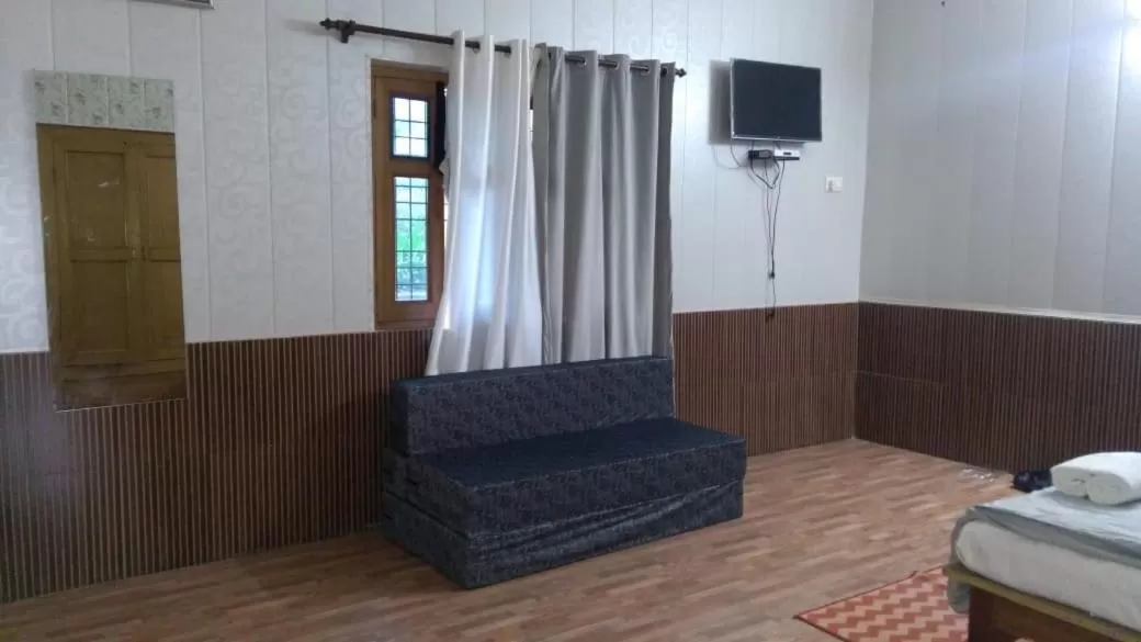 Karthik Resorts, Jeolikote Nainital