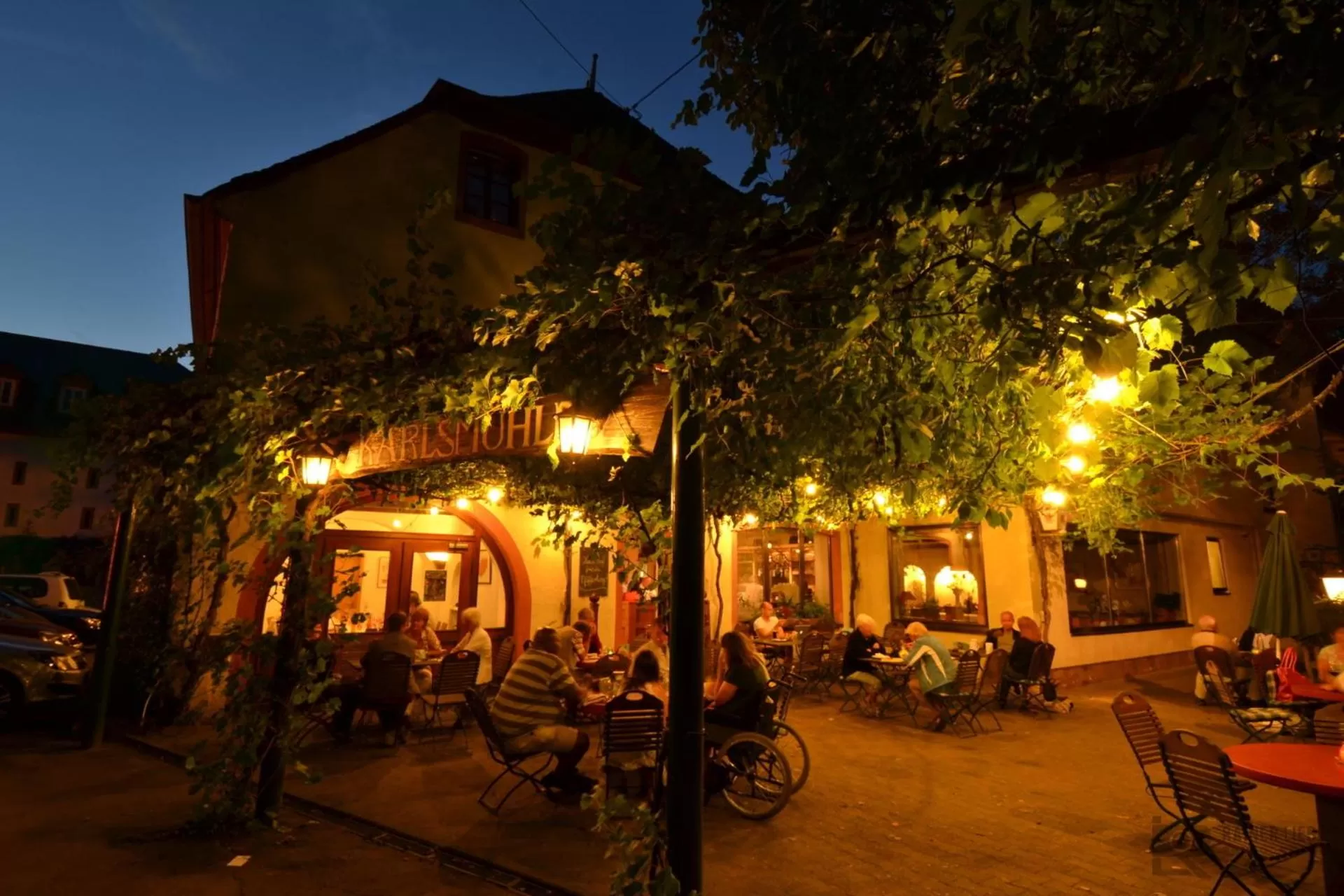 Restaurant/places to eat in Hotel und Weingut Karlsmühle