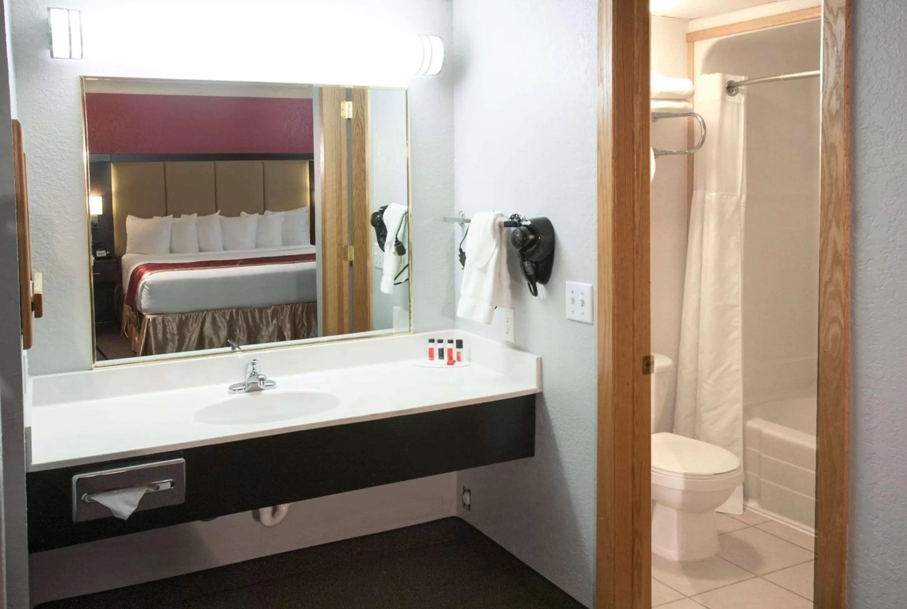 Bathroom in Ramada by Wyndham Keystone Near Mt Rushmore