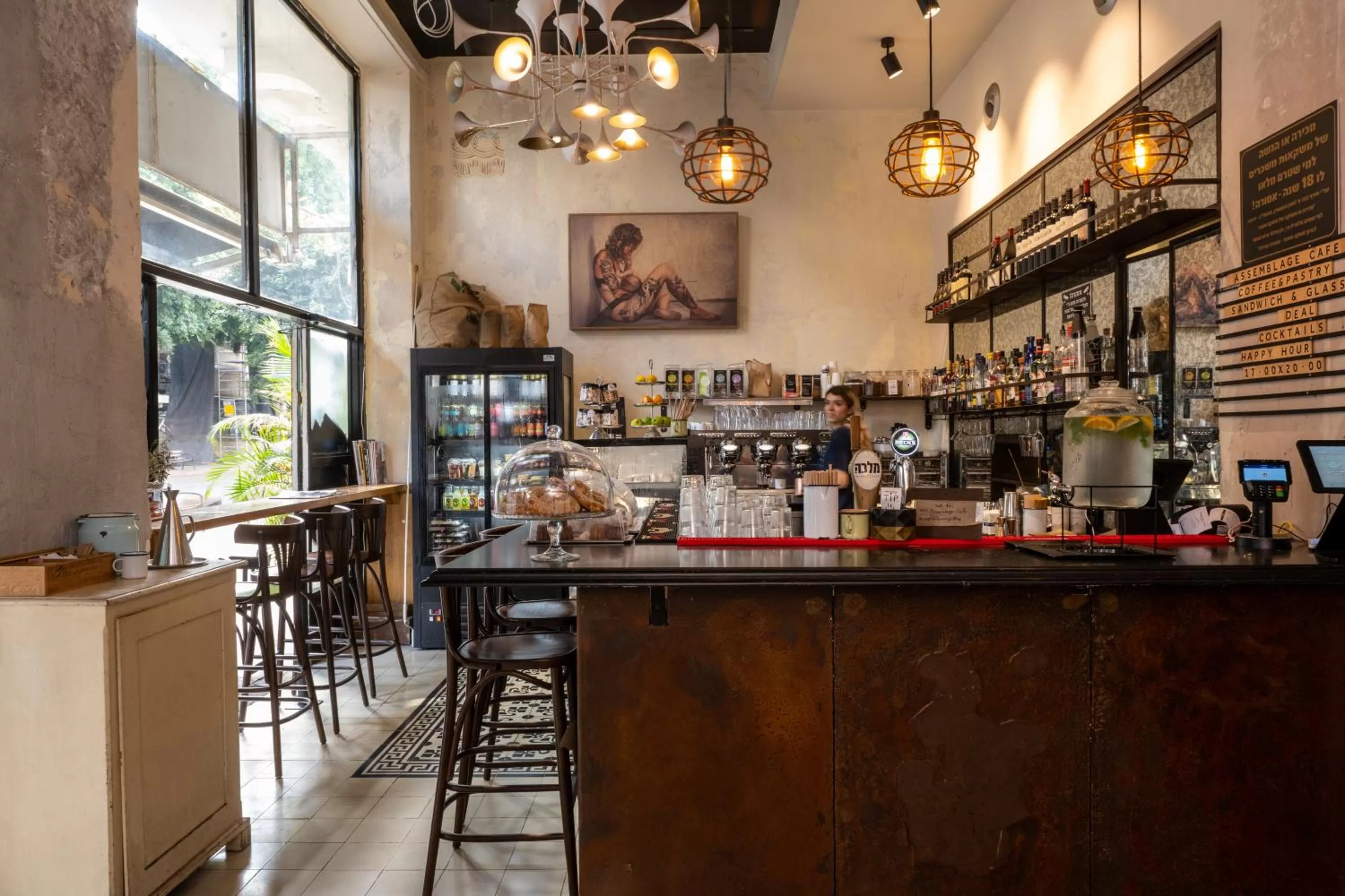 Restaurant/places to eat in Assemblage Boutique