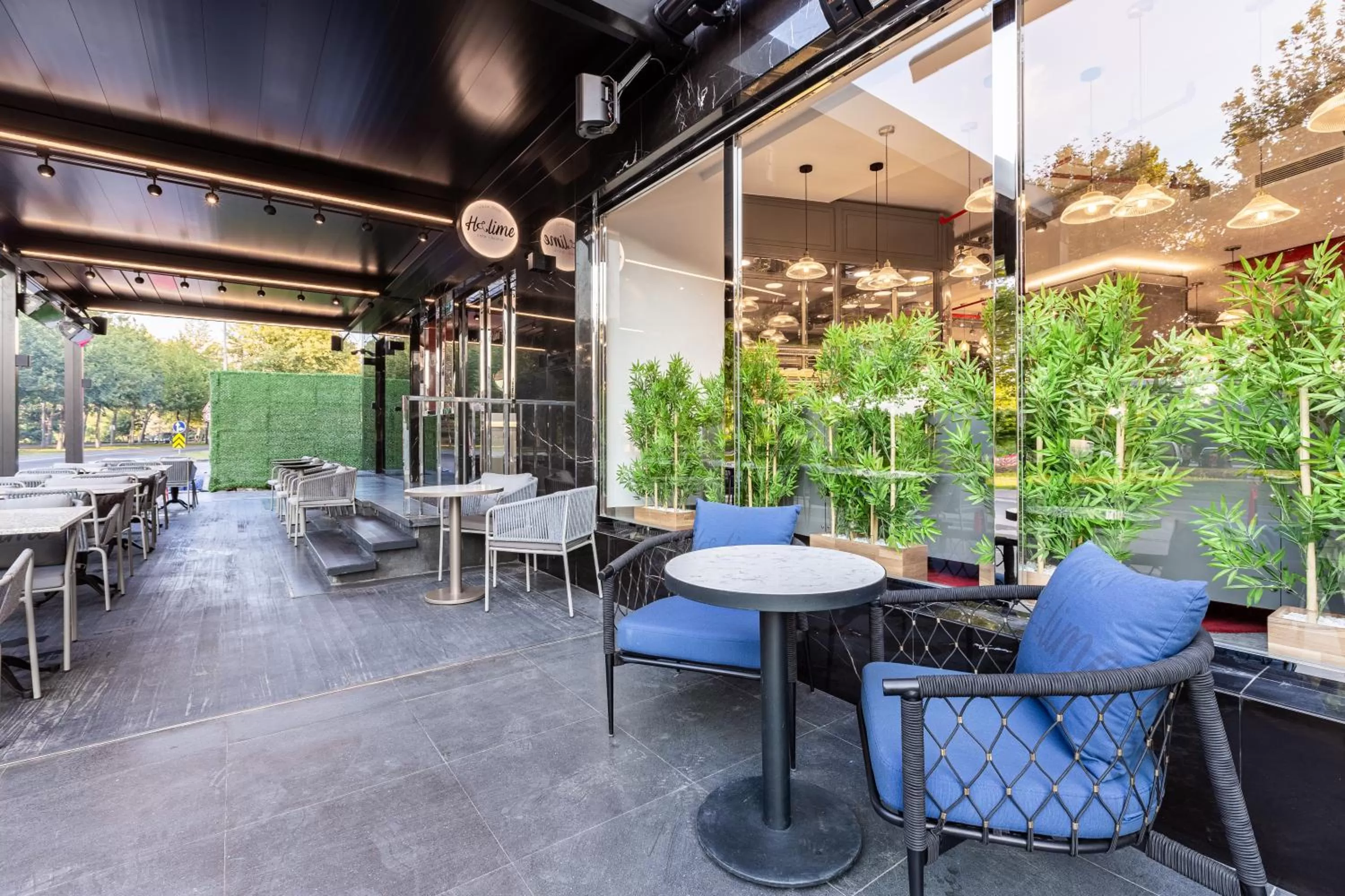 Patio in Stayso The House Hotel