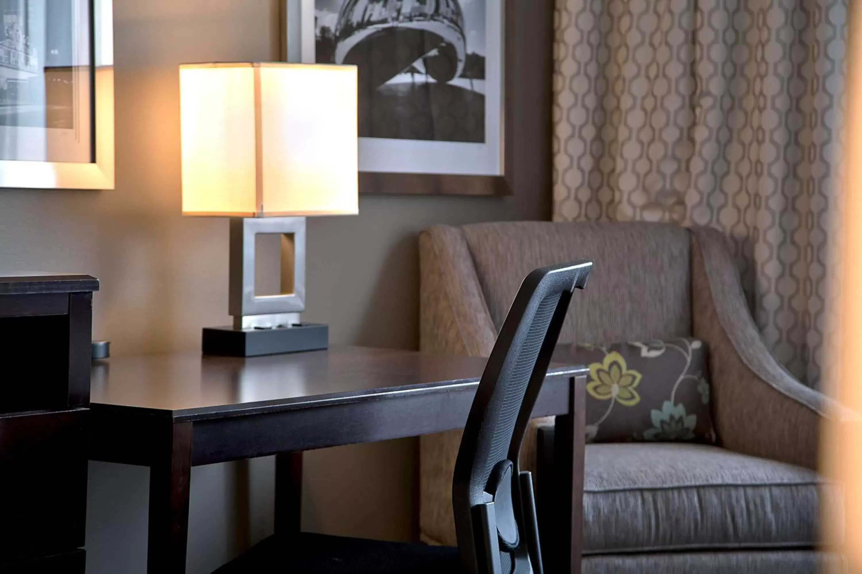 One-Bedroom King Suite in Best Western Chicago Downtown-River North One-Bedroom King Suite in Best Western Chicago Downtown-River North