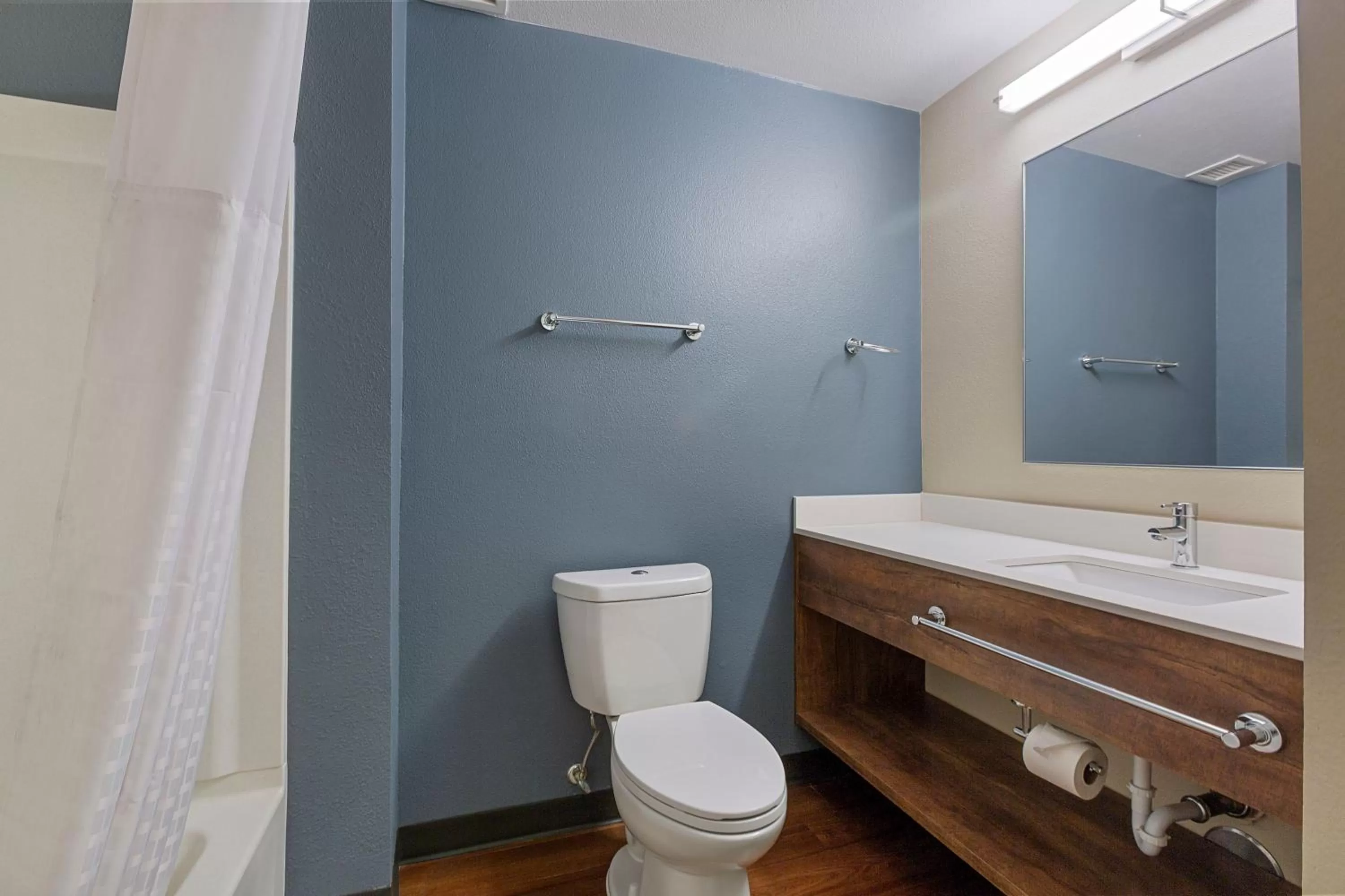 Bathroom in Extended Stay America Suites - San Jose - Milpitas - McCarthy Ranch
