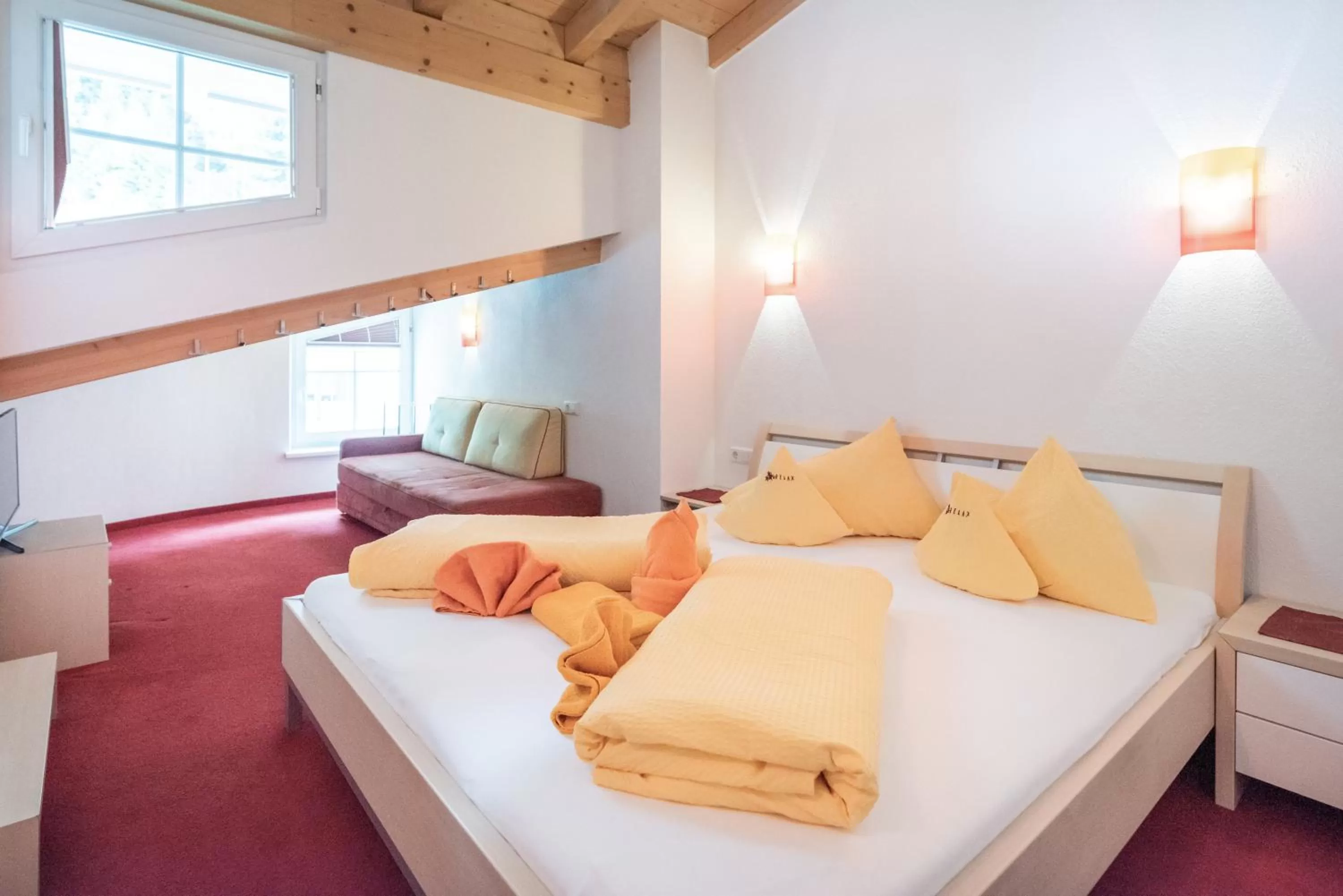 Bedroom, Bed in Apart Relax