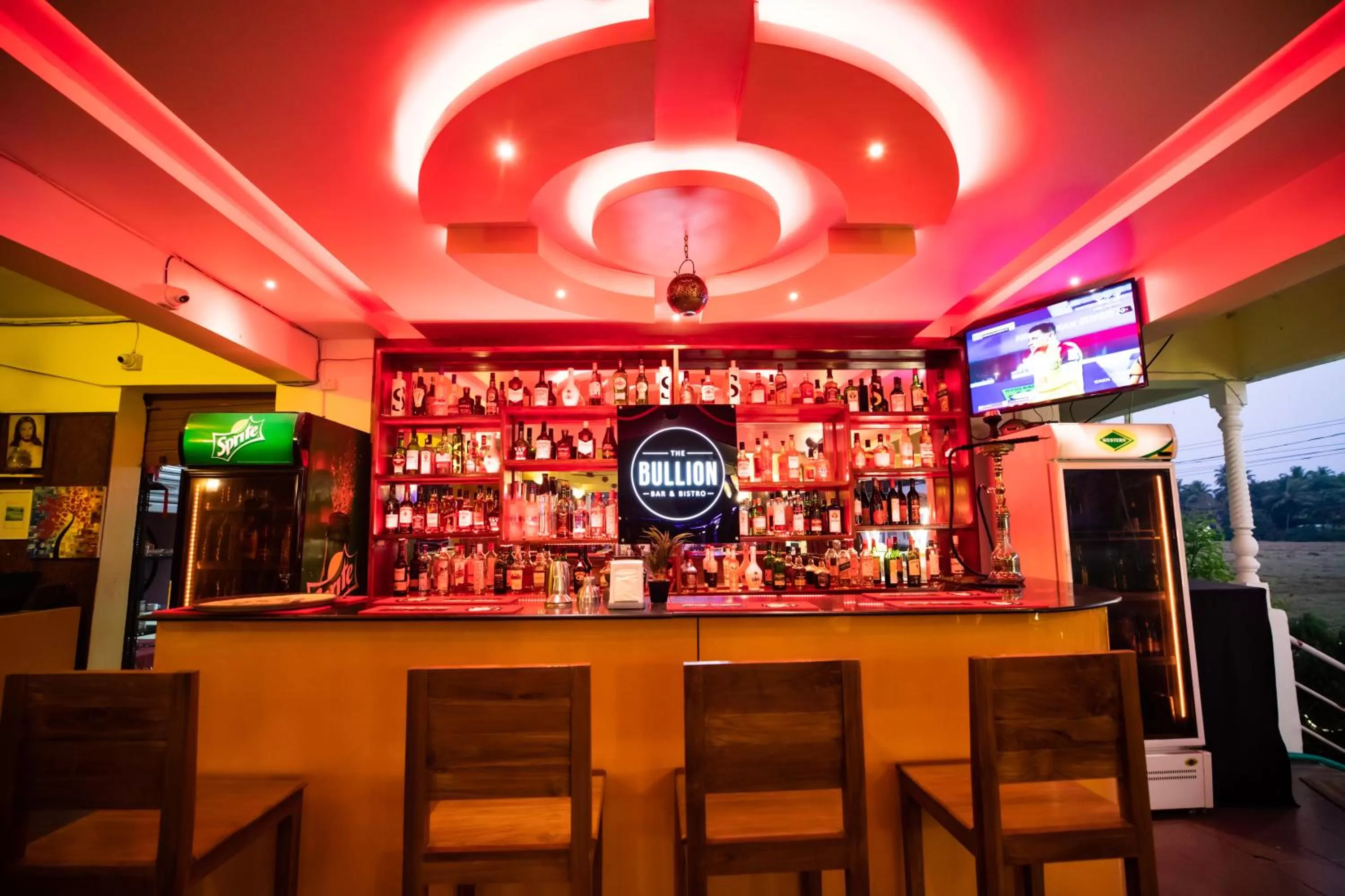 Restaurant/places to eat in The Woodside Inn