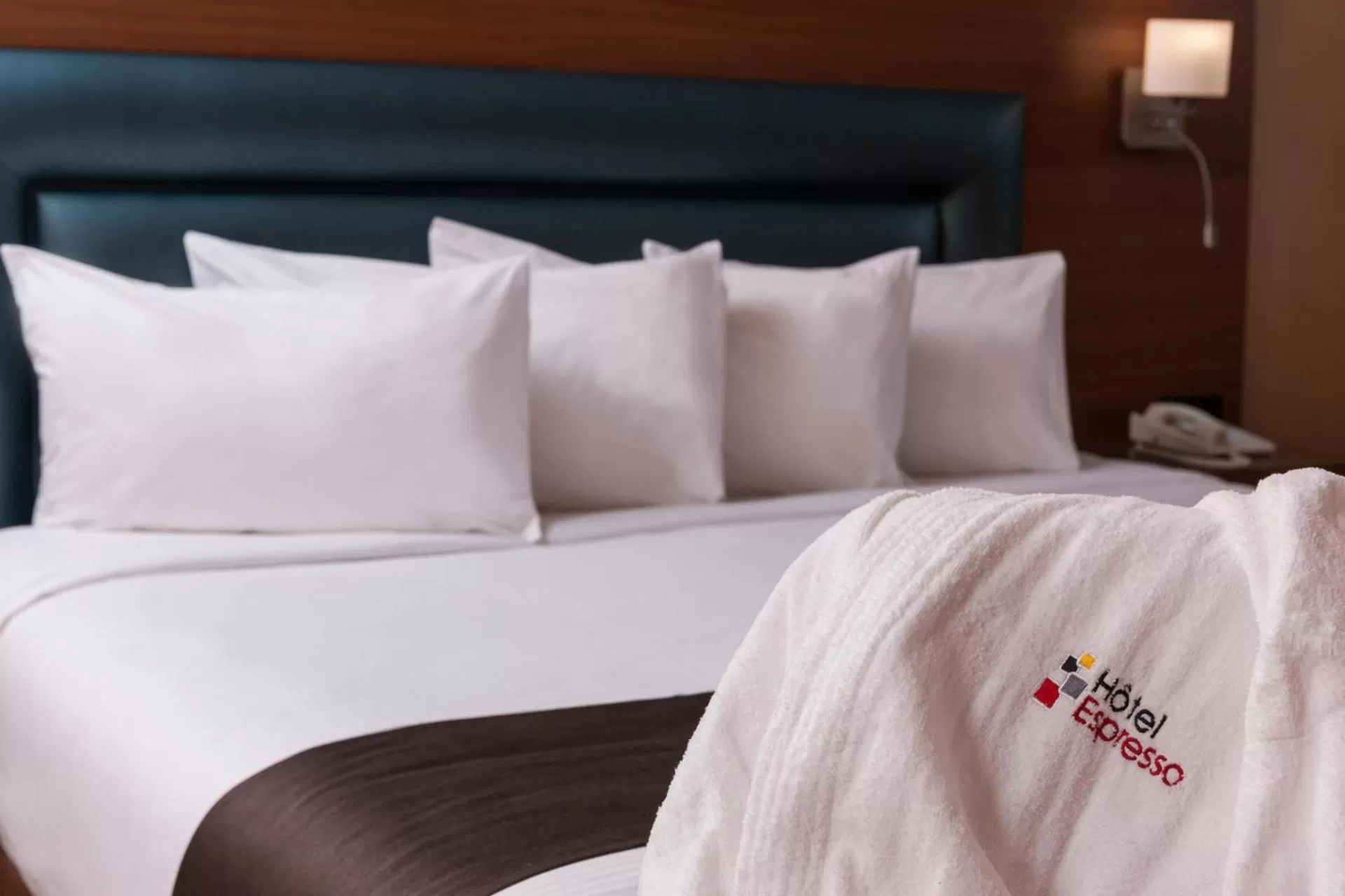 Deluxe King Suite with Murphy Bed in Hotel Espresso Montreal Centre-Ville / Downtown