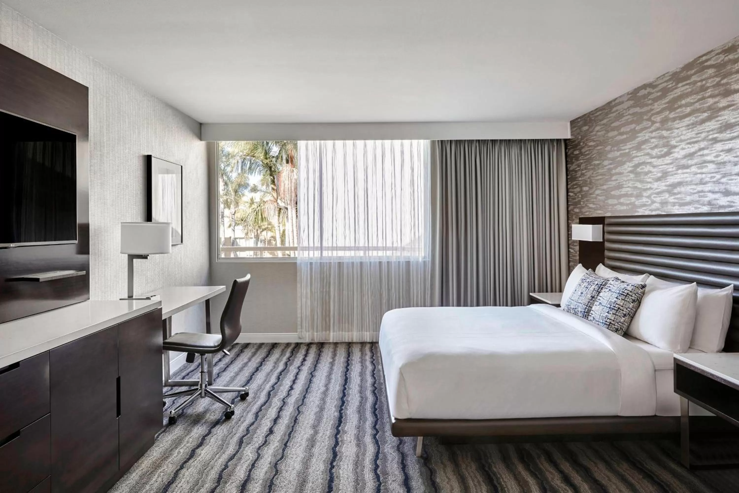 Large King Room - Hearing Accessible in Ventura Beach Marriott