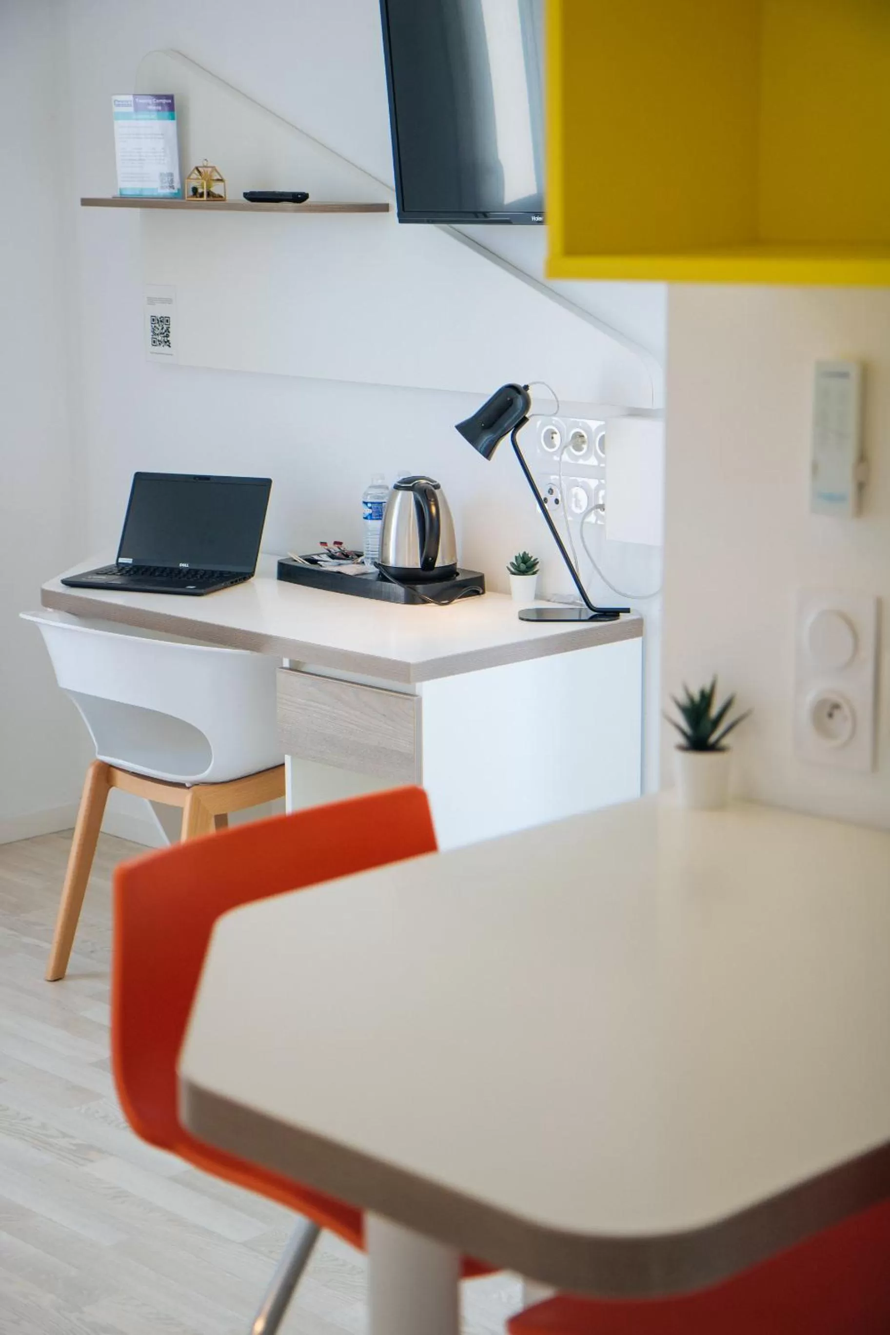 Kitchen/Kitchenette in Twenty Business Flats Nîmes Trigone