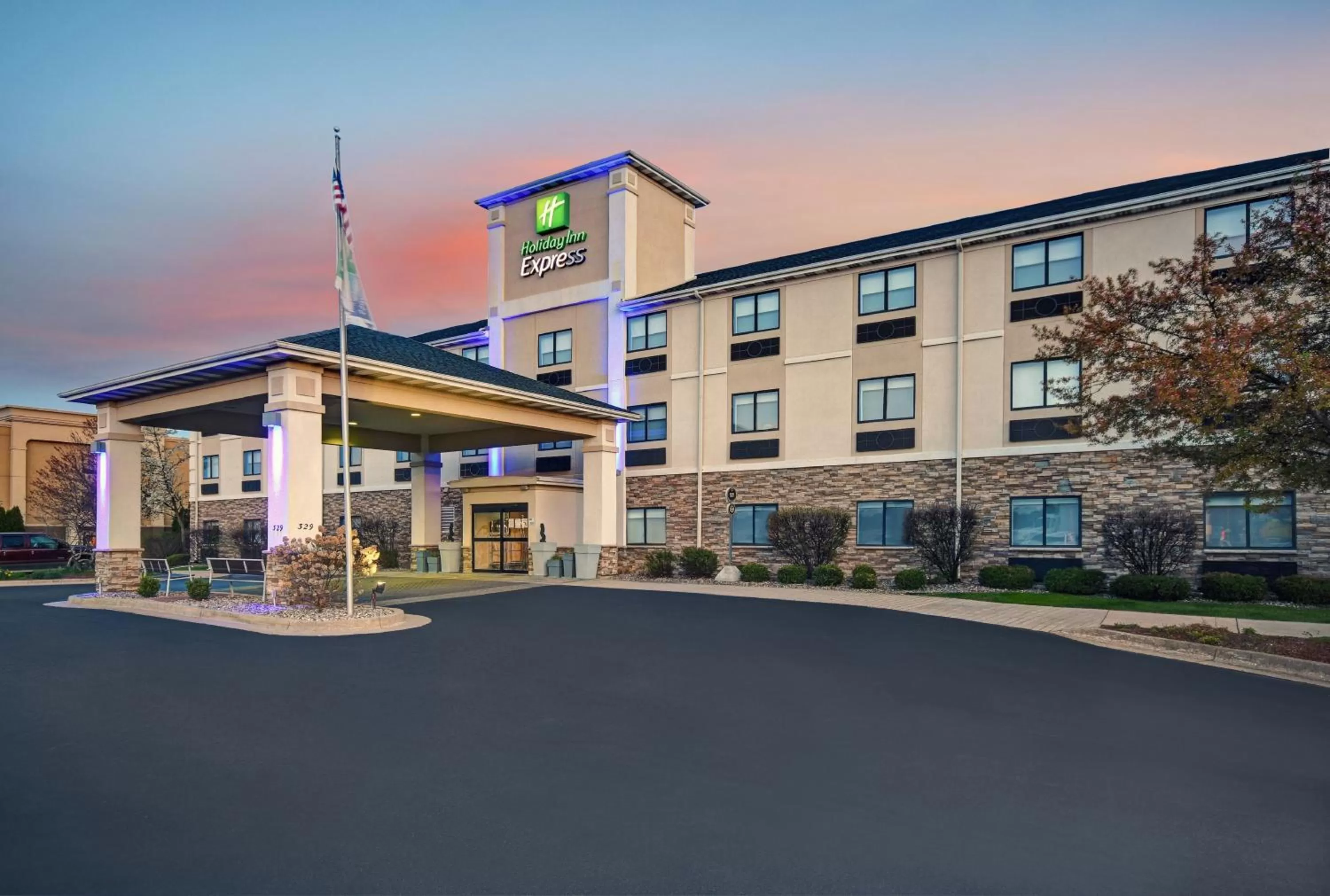 Property building in Holiday Inn Express Marshall by IHG