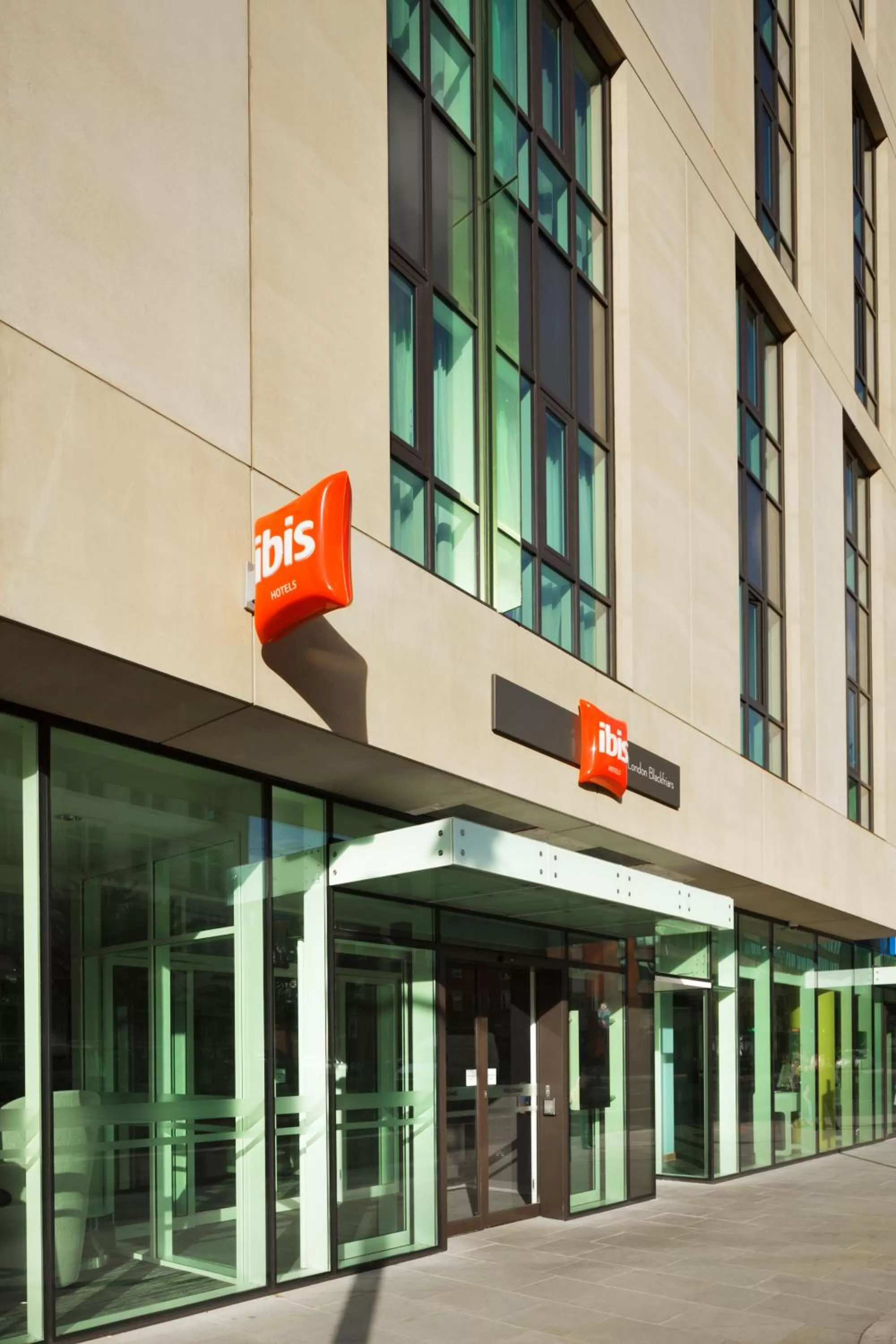 Facade/entrance in ibis London Blackfriars