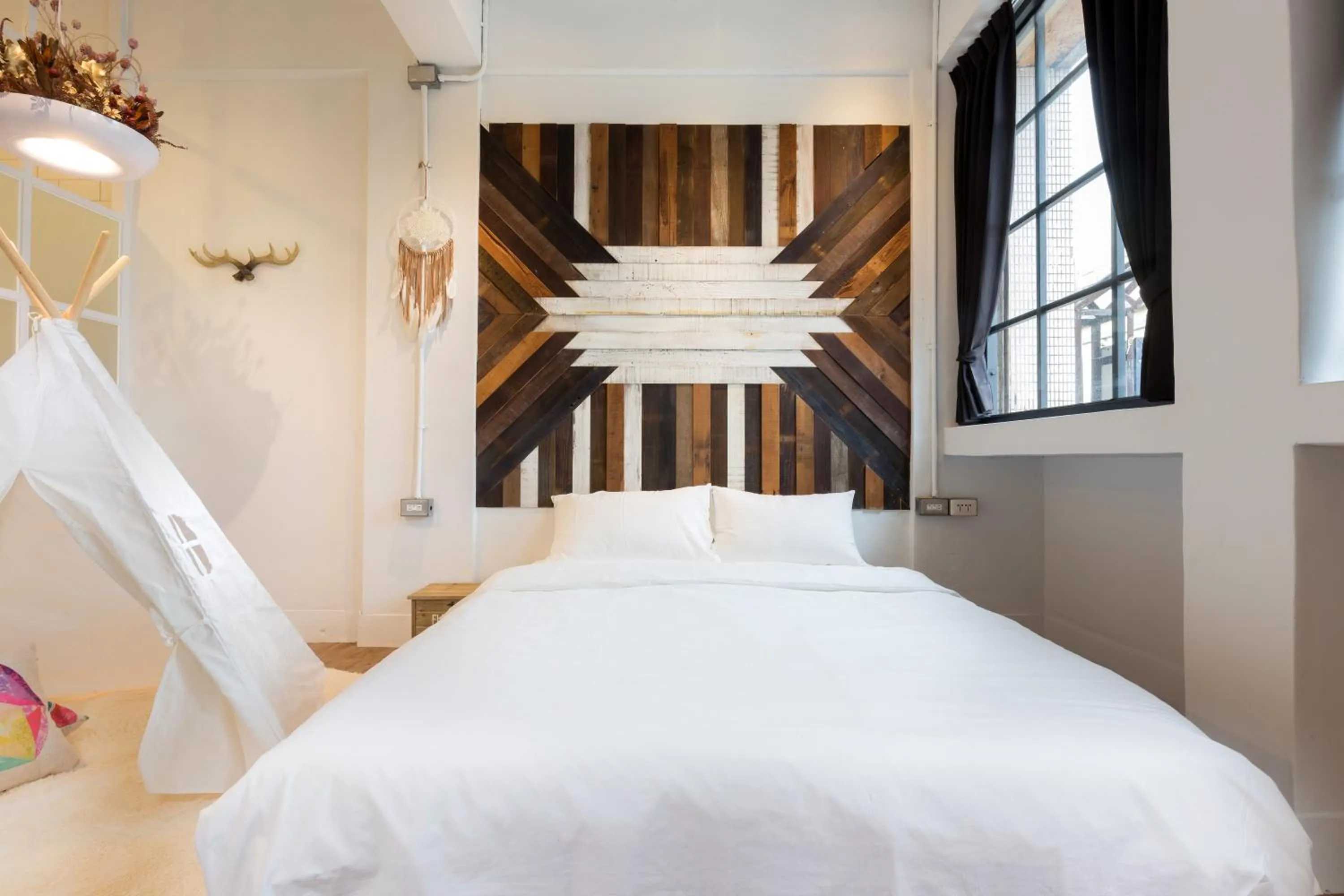 Bedroom, Bed in You Worth Inn