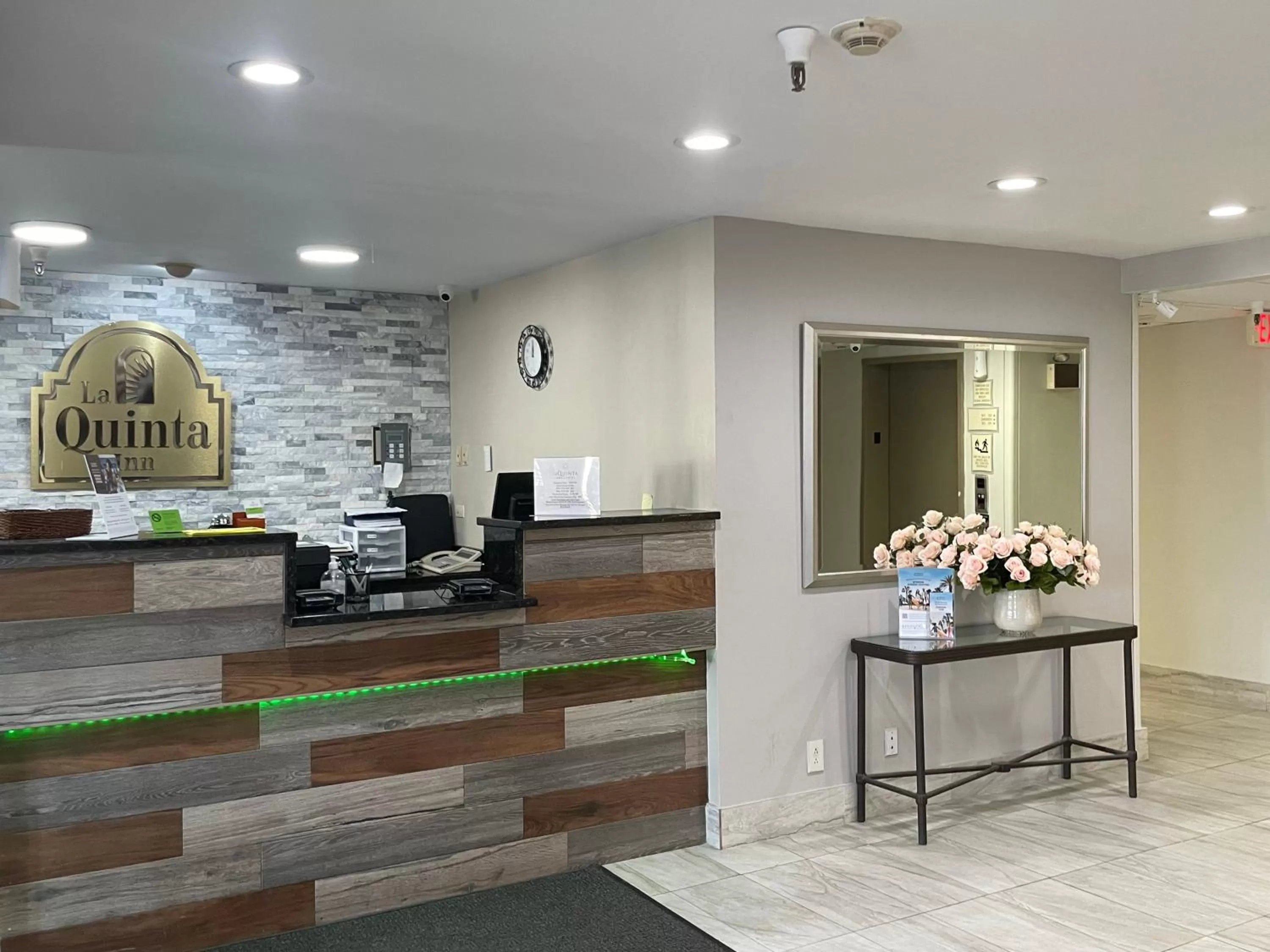 La Quinta Inn and Suites by Wyndham Cincinnati North