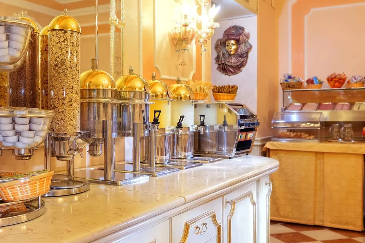 Buffet breakfast in Hotel Canaletto