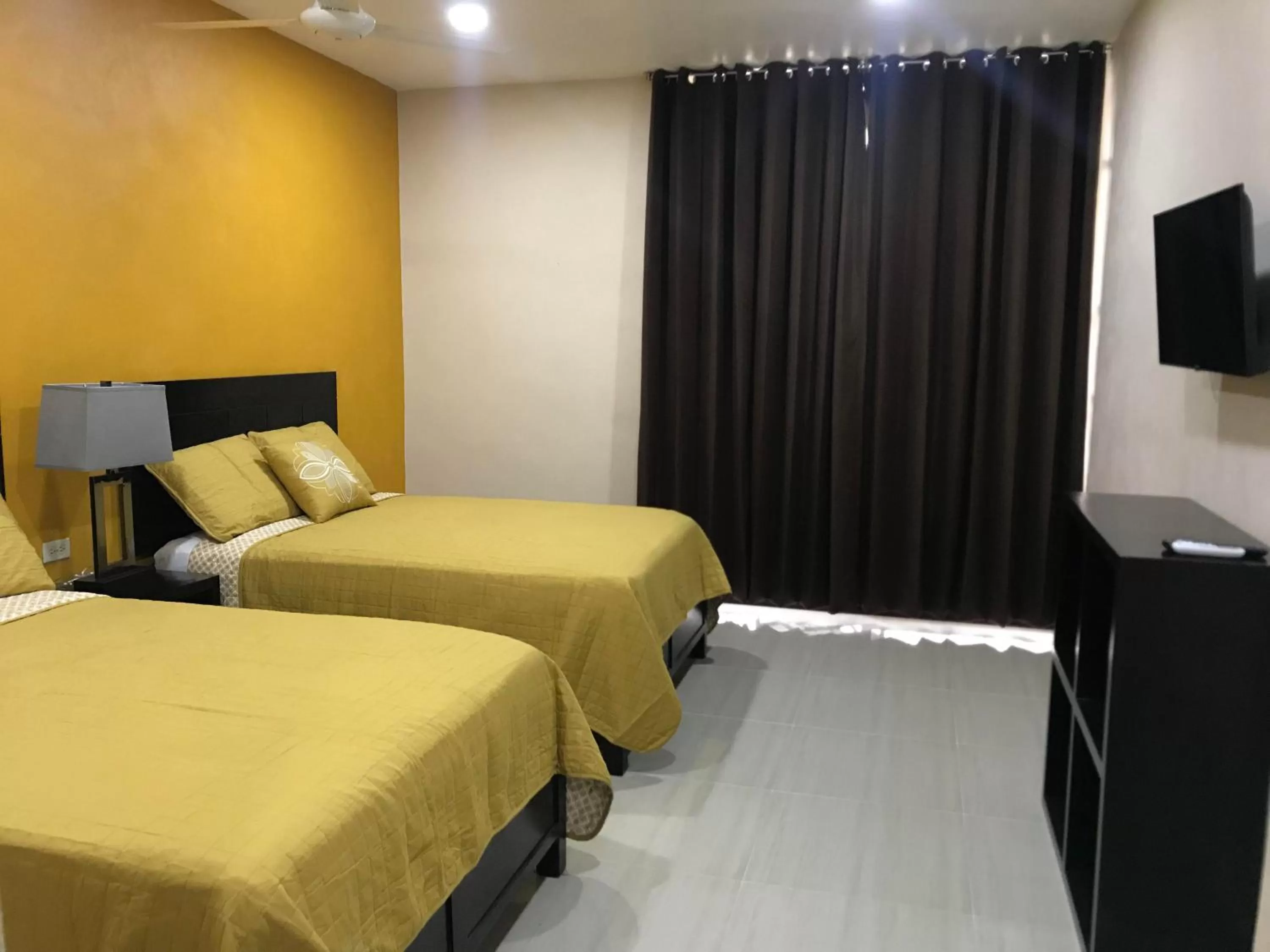 Photo of the whole room, Bed in Hotel Avila