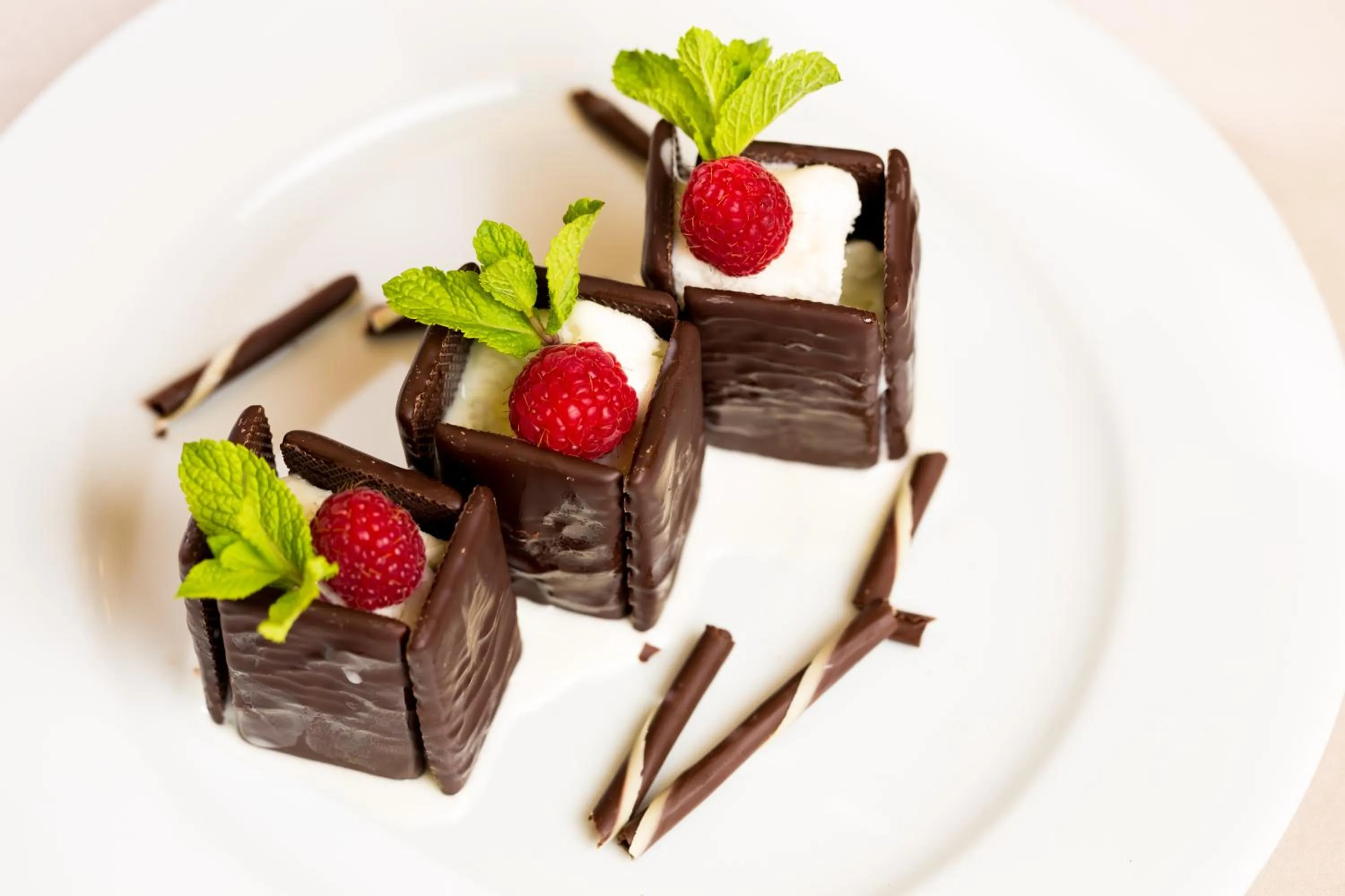 Restaurant/places to eat in Earth & People Hotel & SPA - Free Parking & Swimming Pool