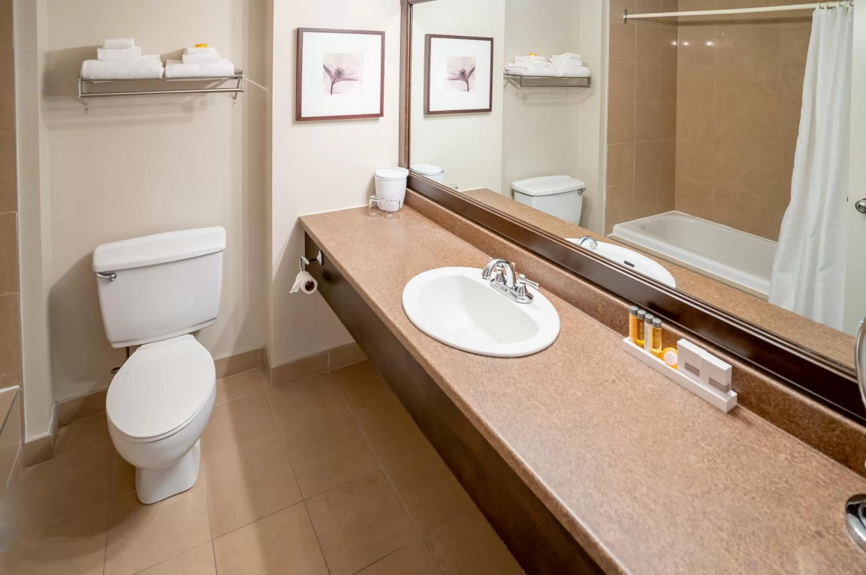 Bathroom in Manoir des Sables Hôtel & Golf