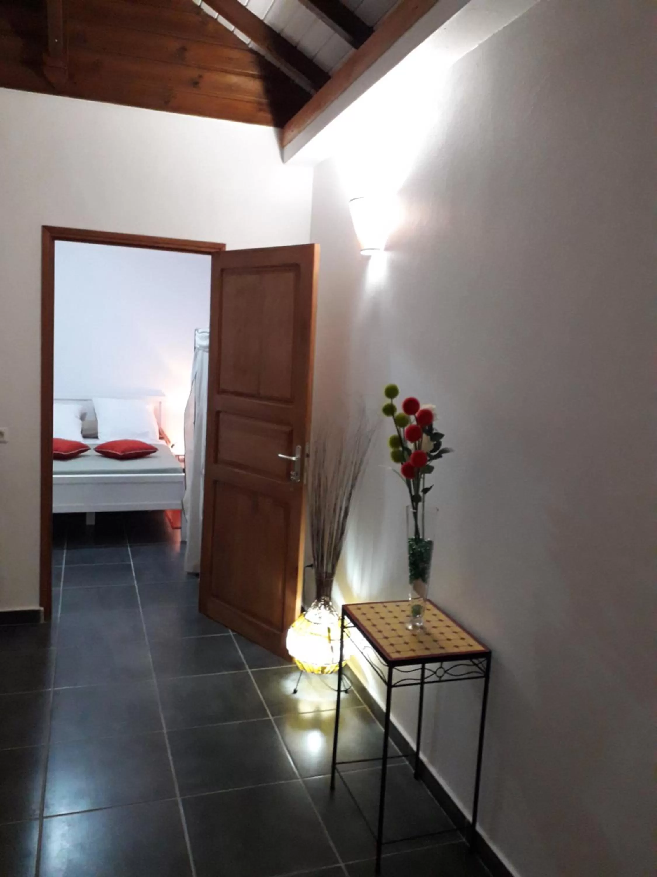 Decorative detail, Bed in Le Saint Georges