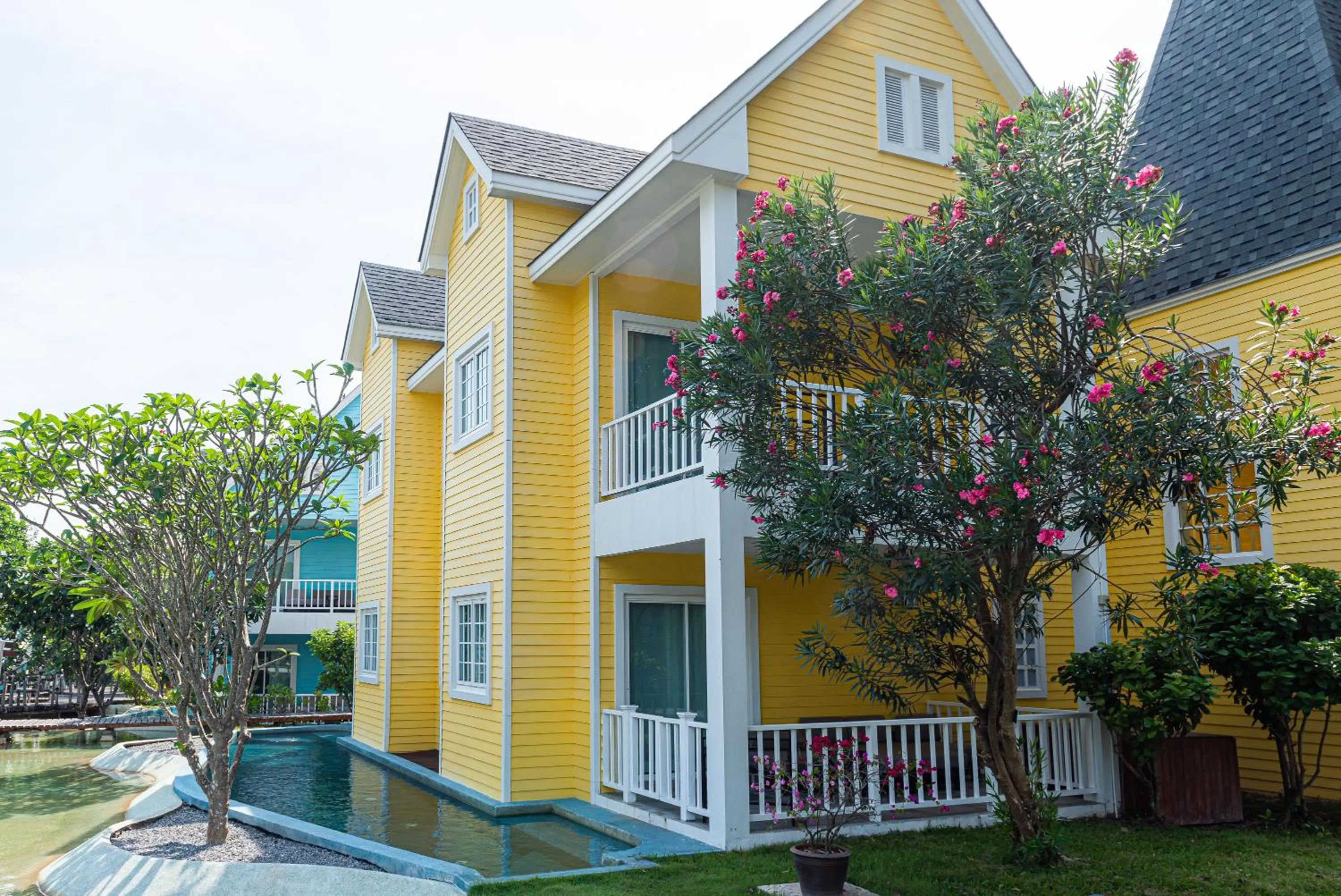 Property building in Peggy's Cove Resort
