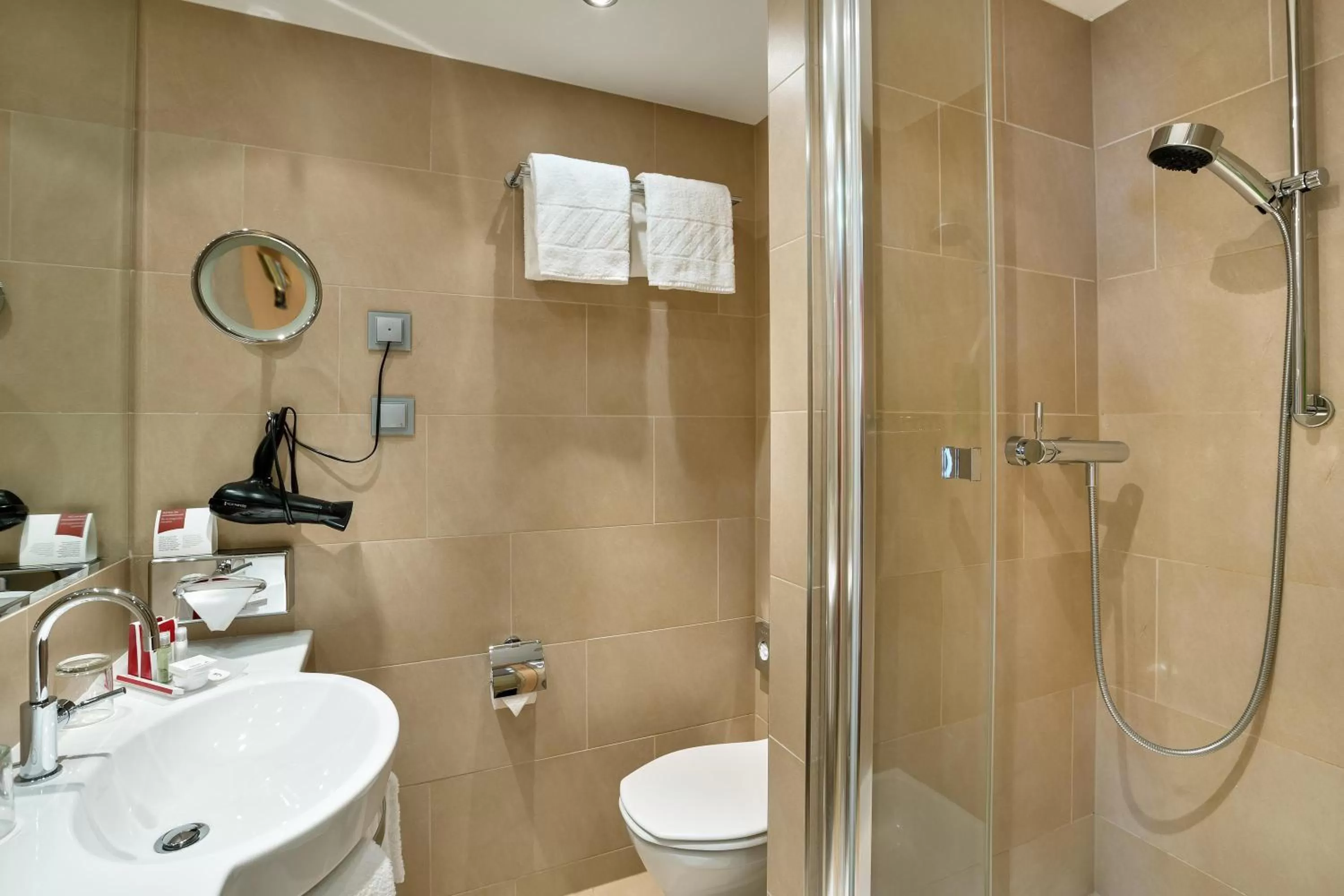 Toilet in Austria Trend Hotel Ananas Wien