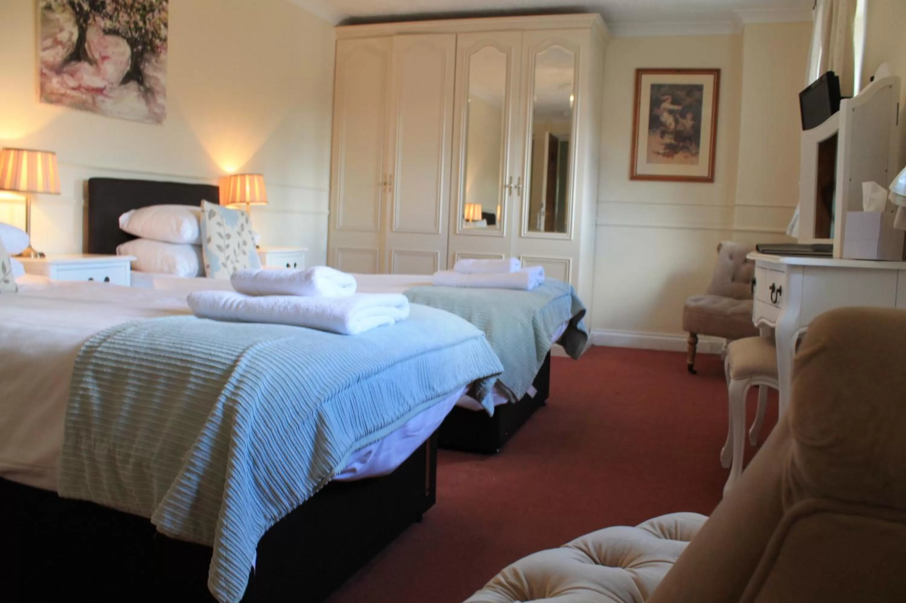 Photo of the whole room, Bed in Old Court Hotel & Apartments