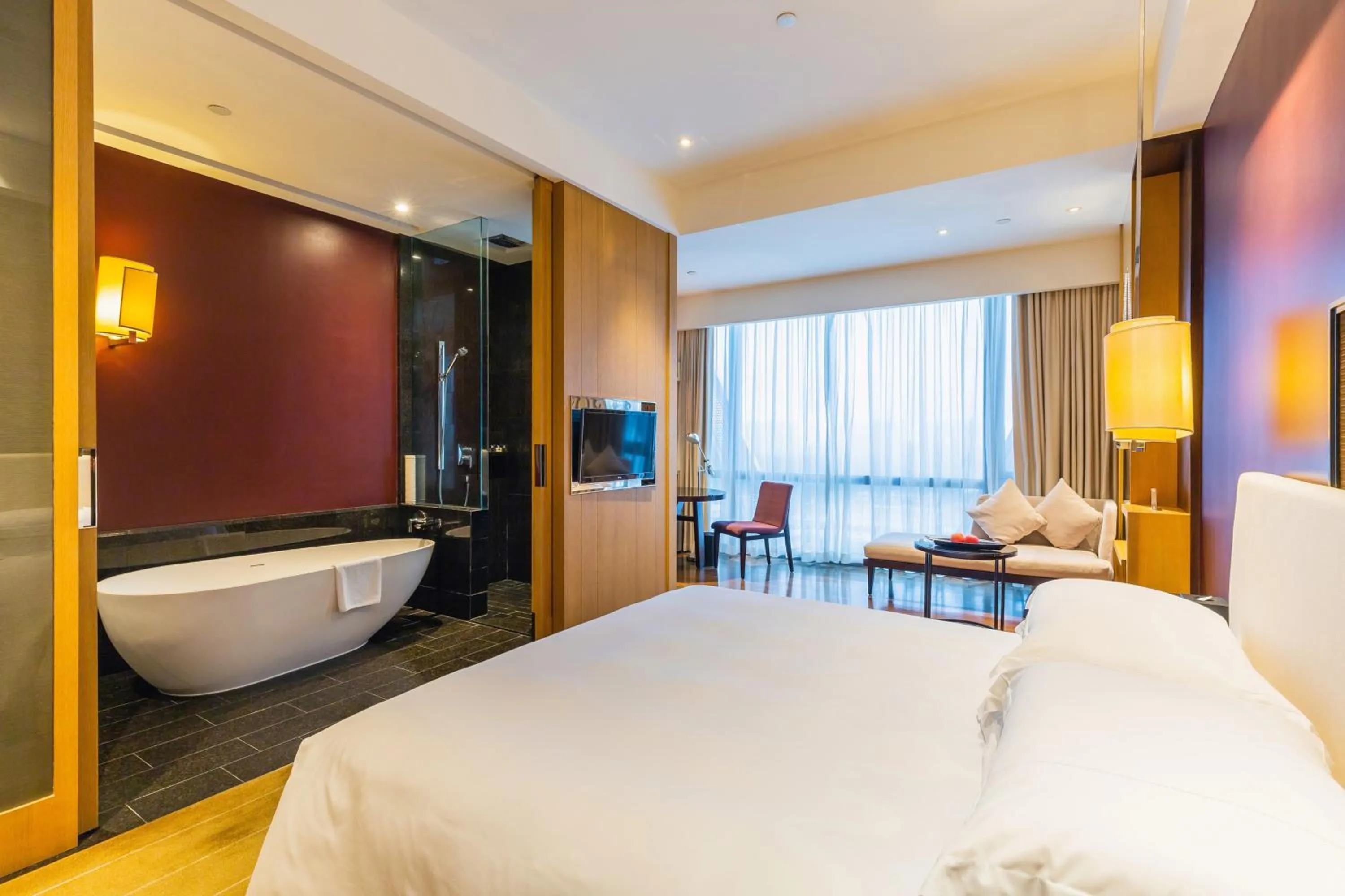 Photo of the whole room, Bed in Hotel Kapok Shenzhen Bay