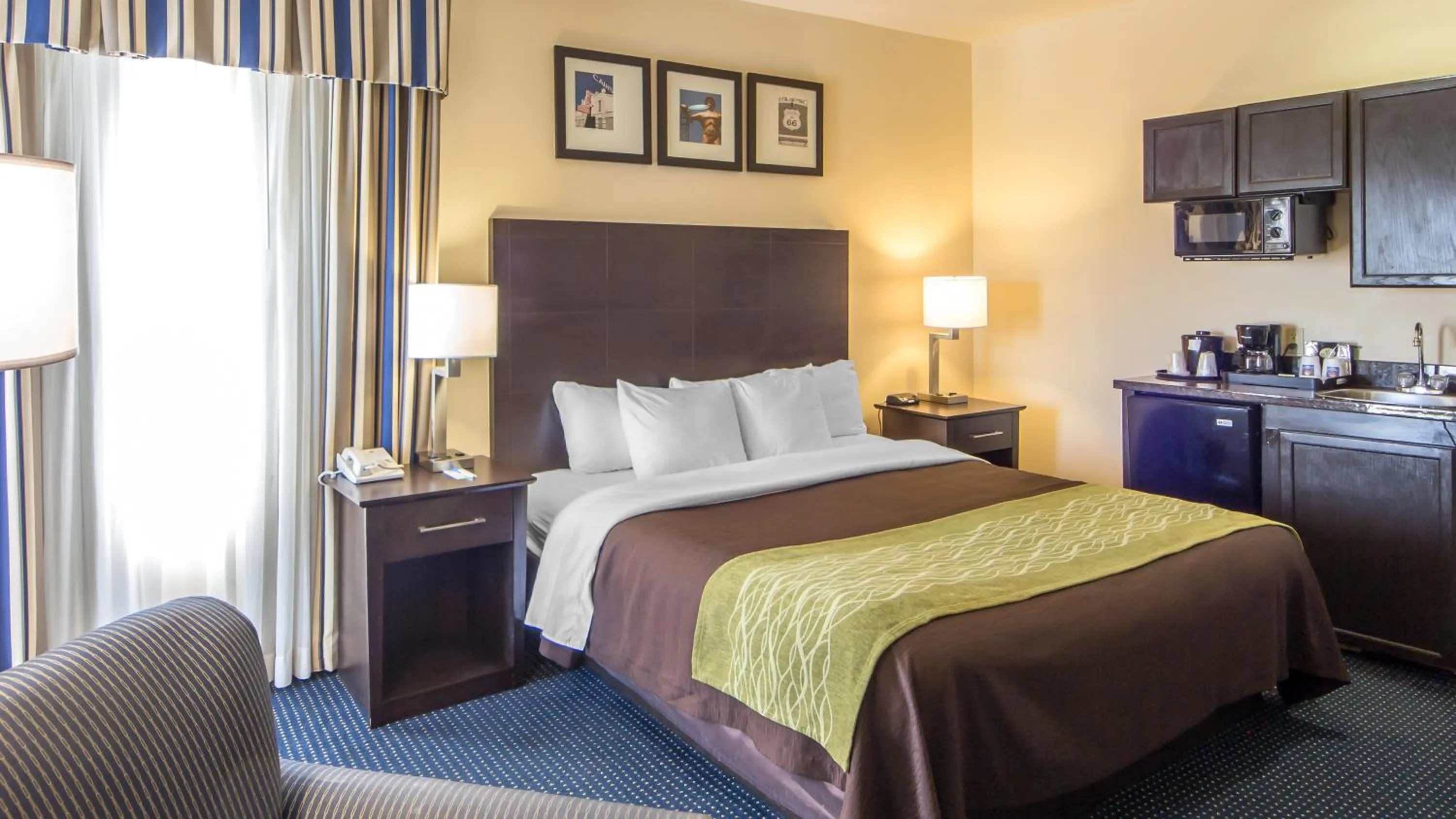 Standard Queen Room - Non-Smoking in Quality Inn Tulsa-Downtown West