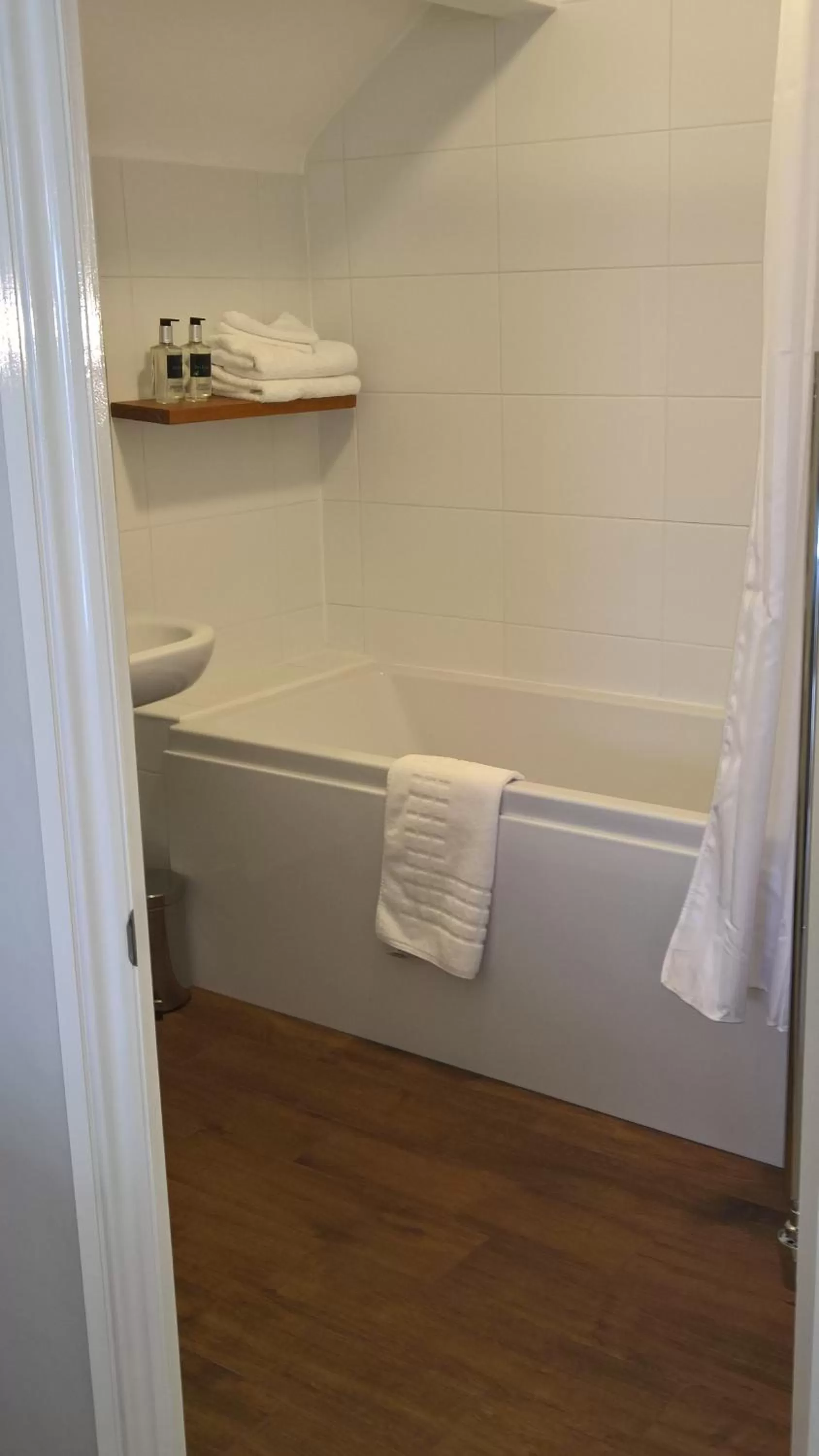 Bathroom in The Hive at 52